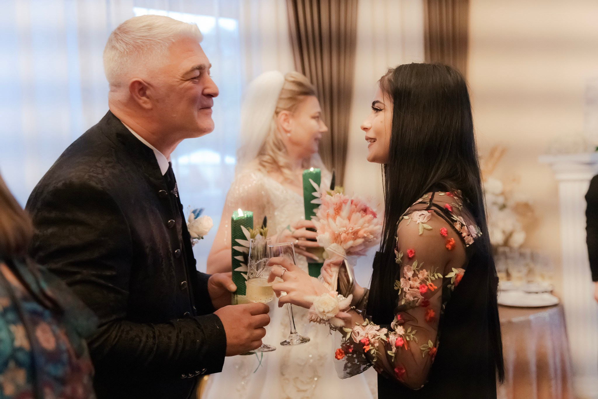 Mihai & Oana. Servicii foto-video profesionale, pentru momente de neuitat