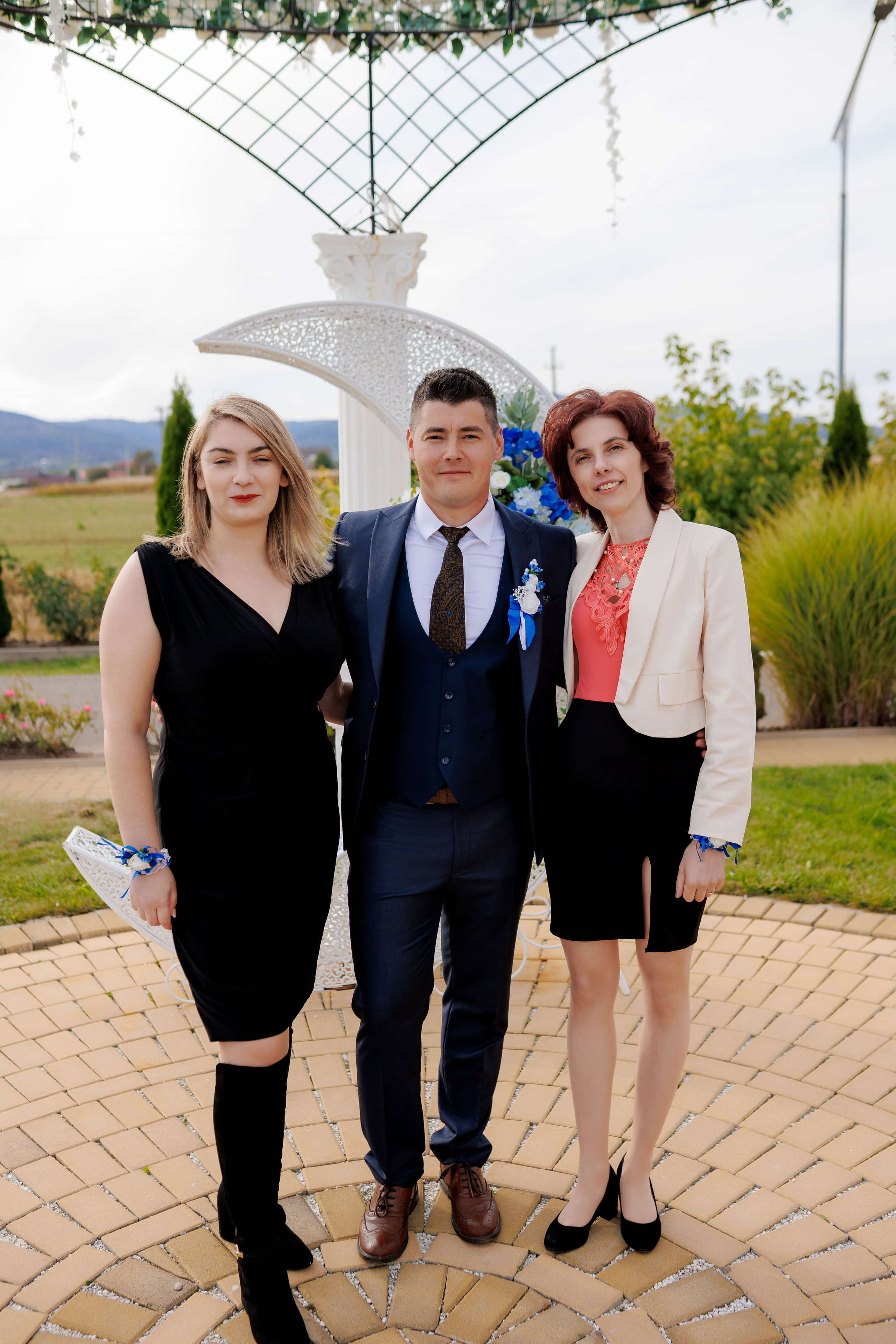 Loredana & Emilian – Ziua Nunții | Videografie - fotografie Botez Suceava, Iași, Botoșani. Servicii foto-video profesionale, pentru momente de neuitat