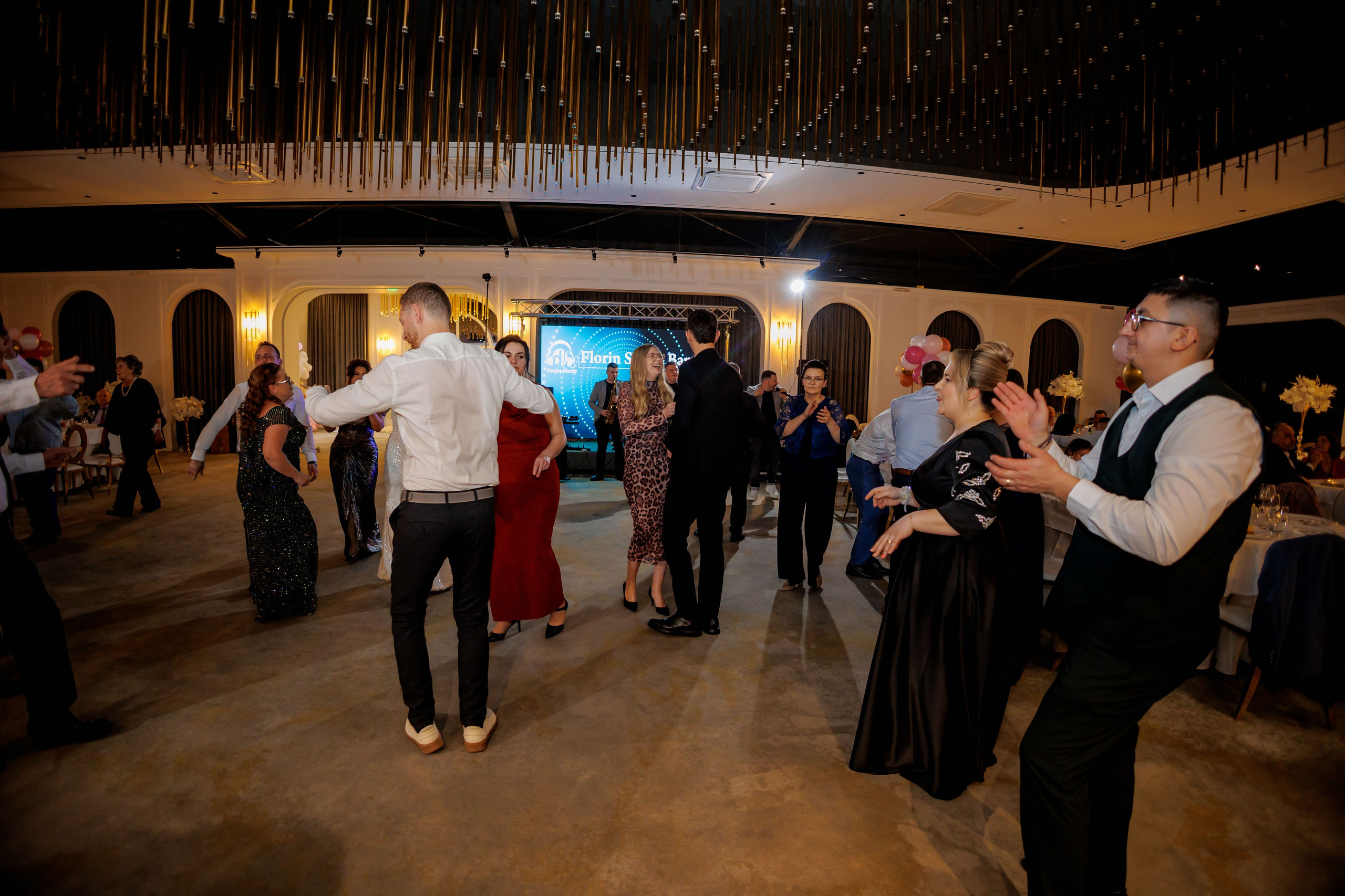 Povestea voastră, regizată de noi |Cristi Turculet Videograf Nuntă Suceava | wedding highlight. Servicii foto-video profesionale, pentru momente de neuitat