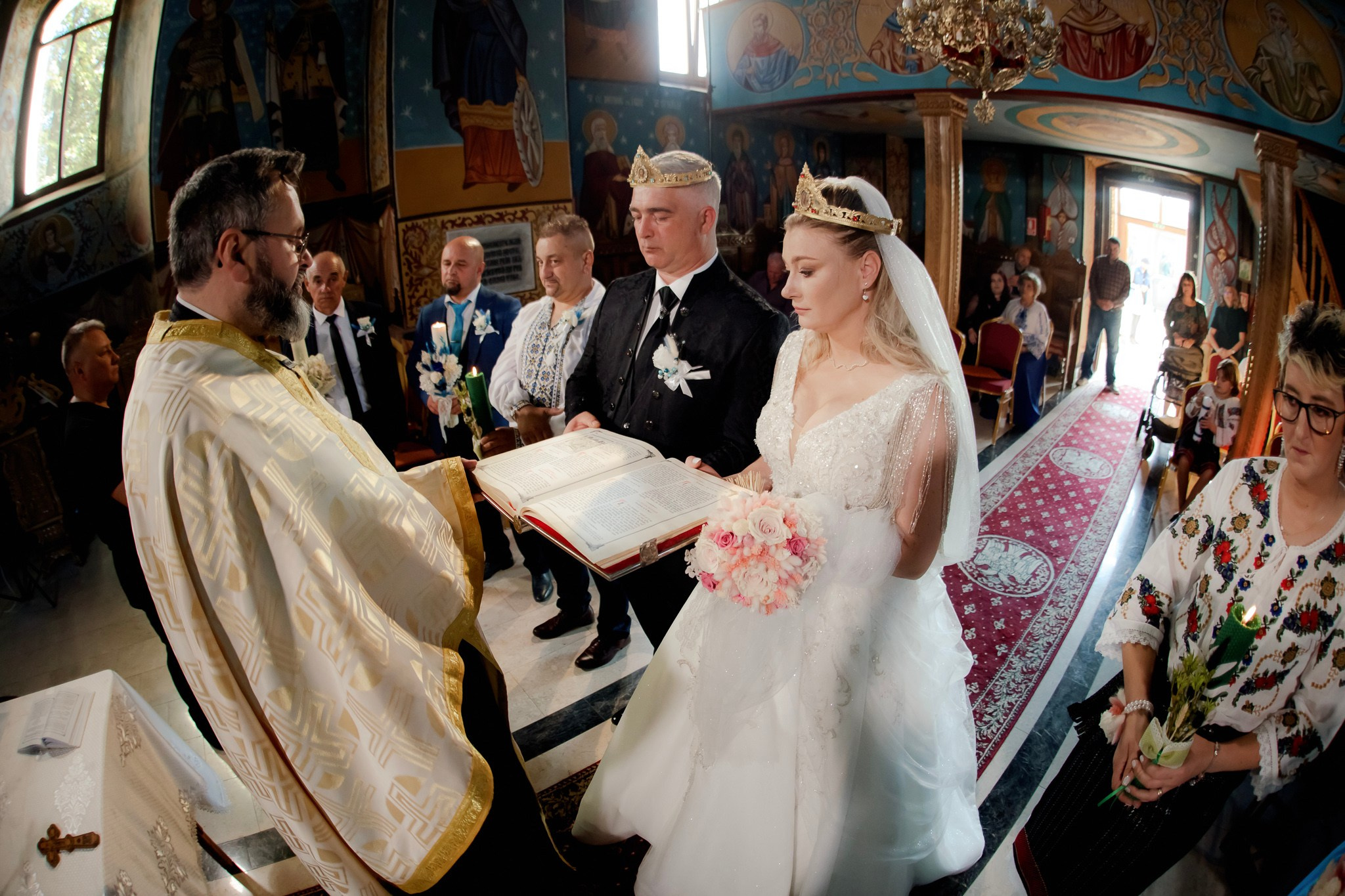 Mihai & Oana. Servicii foto-video profesionale, pentru momente de neuitat