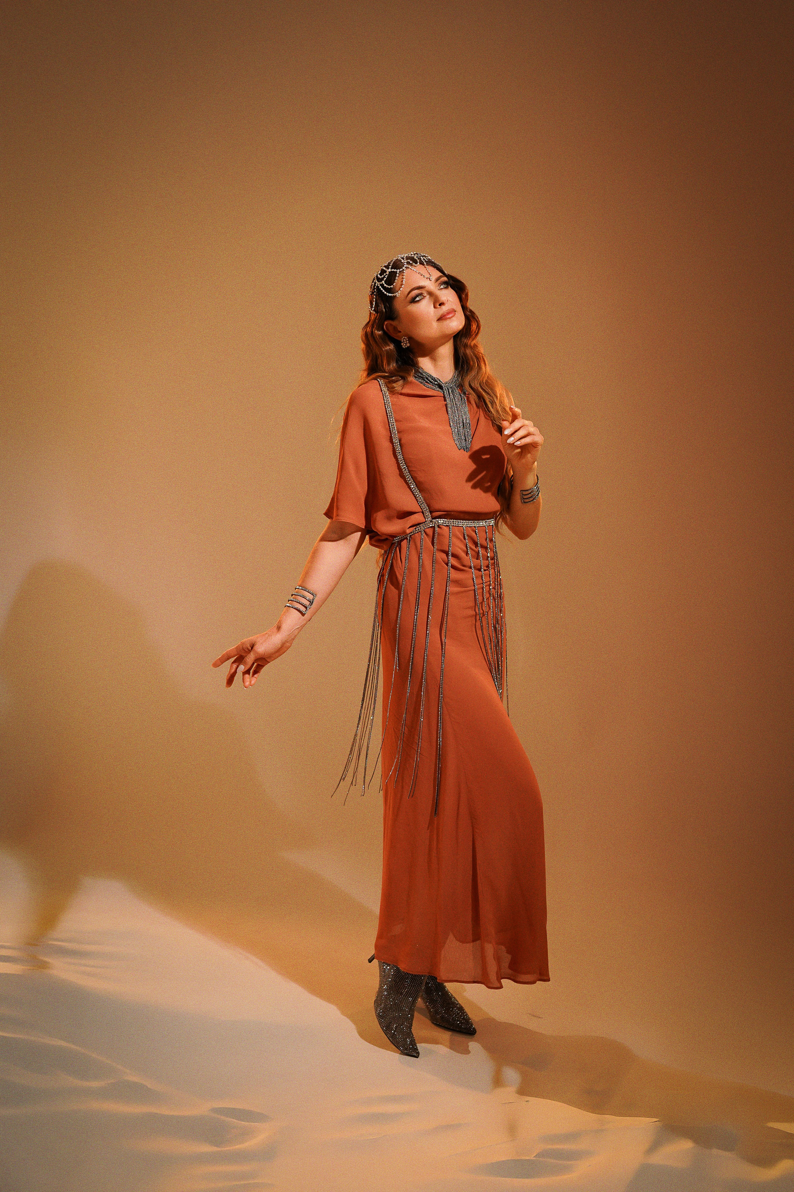 Фотосессия в Токио в стиле фильма «Дюна» — атмосферные студийные кадры. Фотограф в Токио Япония