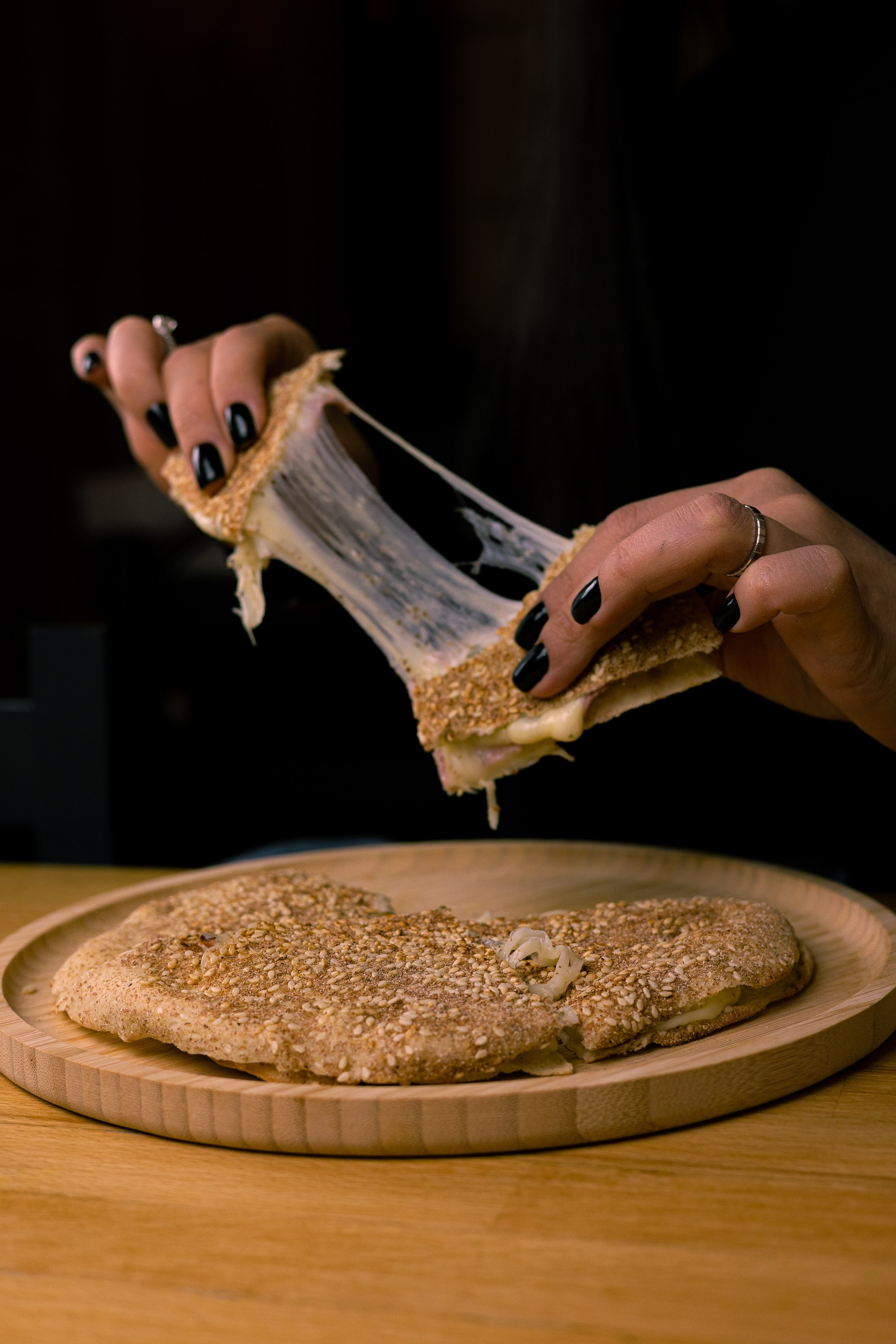 photographie culinaire sandwich fromage fondu plateau bois restaurant Loire-Atlantique