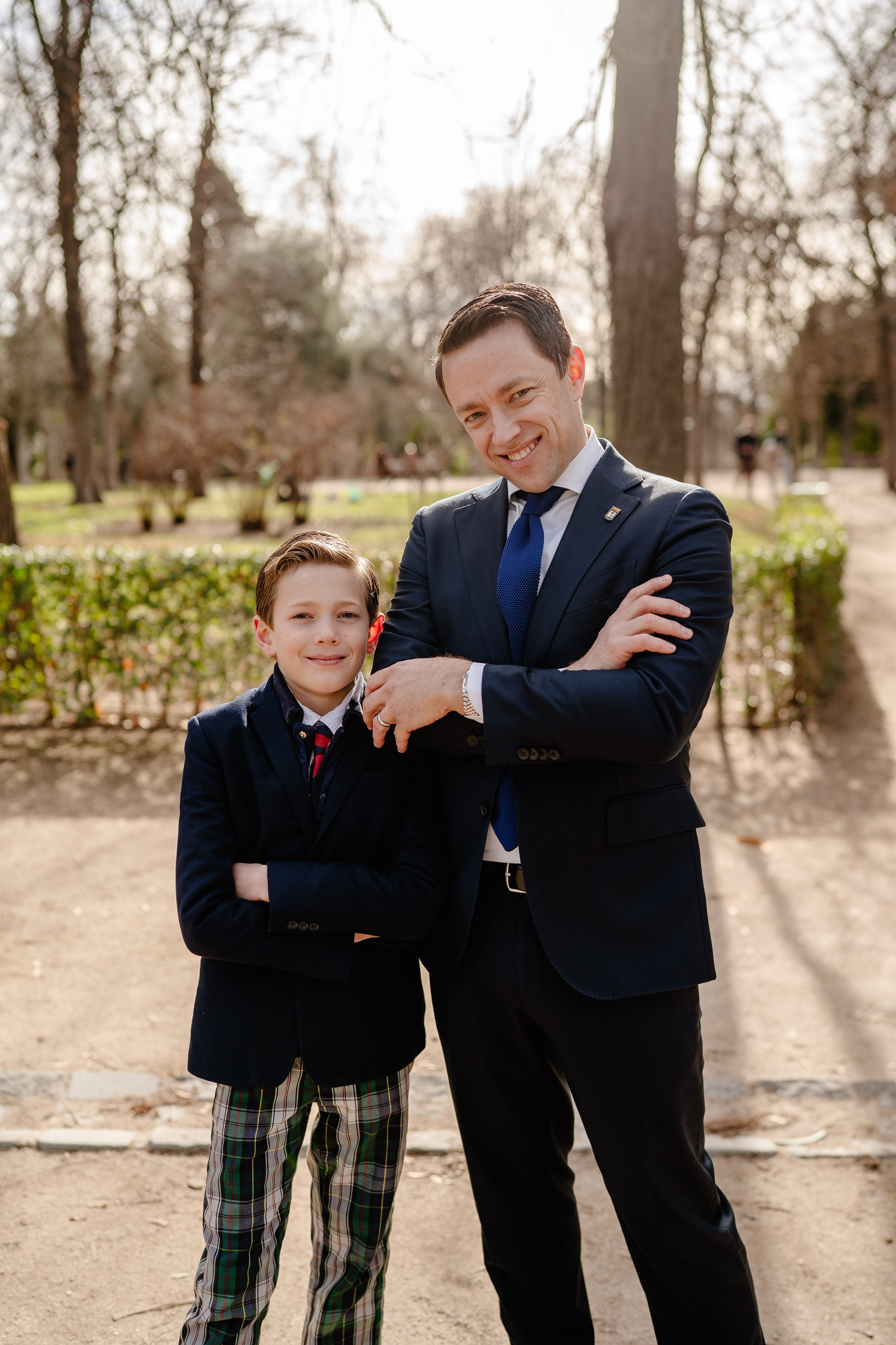 Family photoshoot in Retiro Park. Madrid Photographer for Proposals, Engagements & Families | Anya Petrova