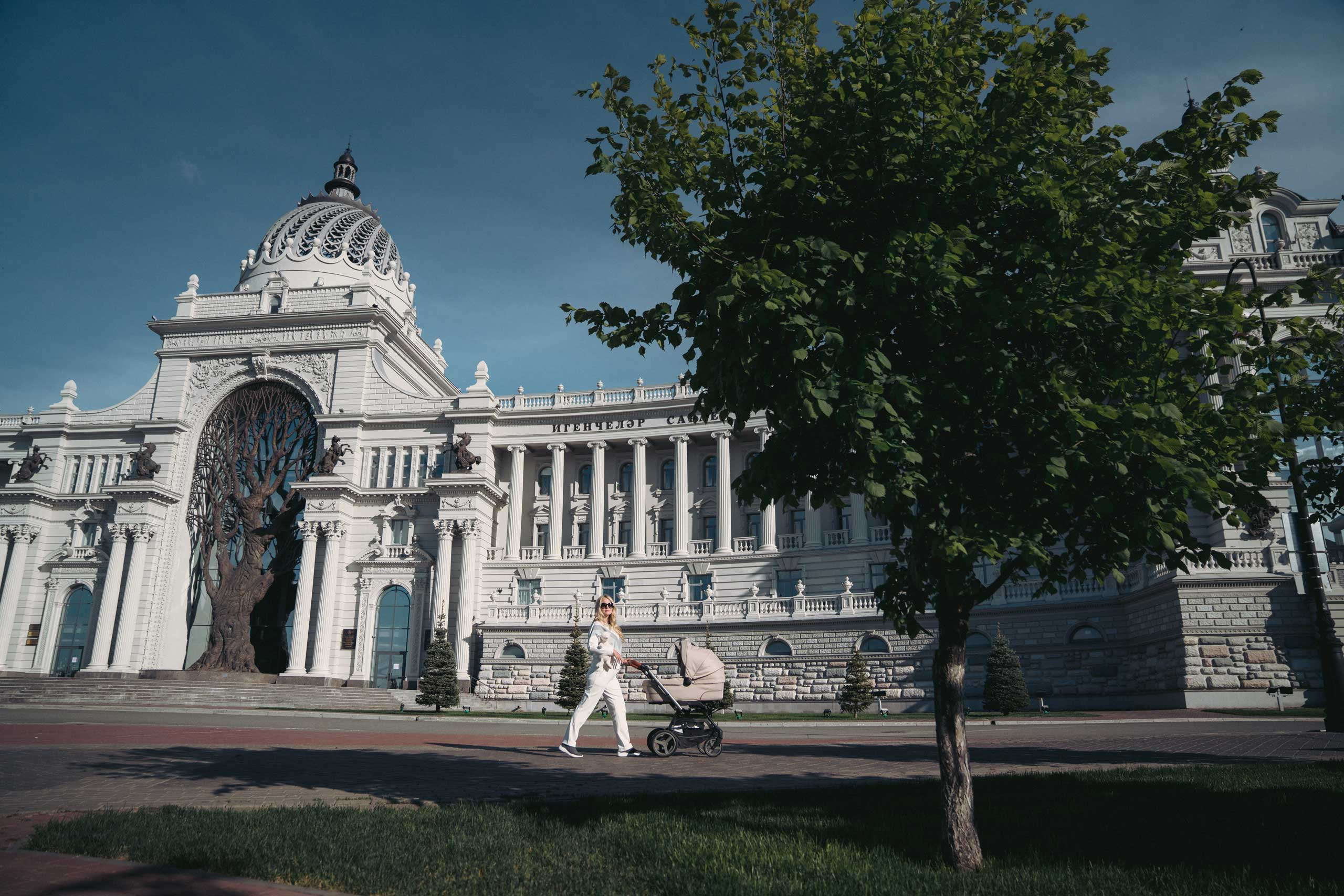 Amazing temple and mother with toddler