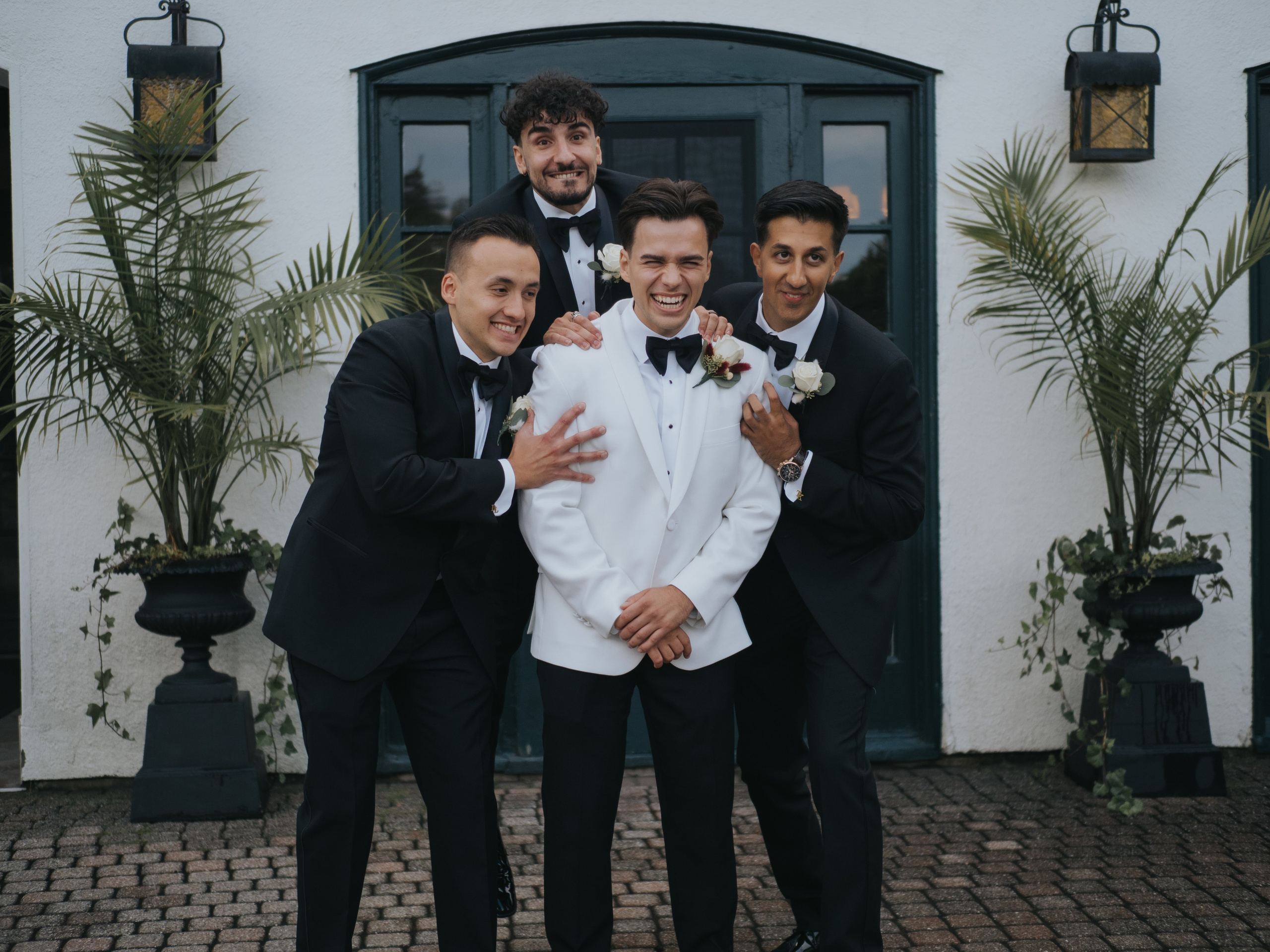 Wedding of Cassandra and Loïc in Beaconsfield, Montreal. Wedding and Family Photography Montreal Muriel Oe Photo