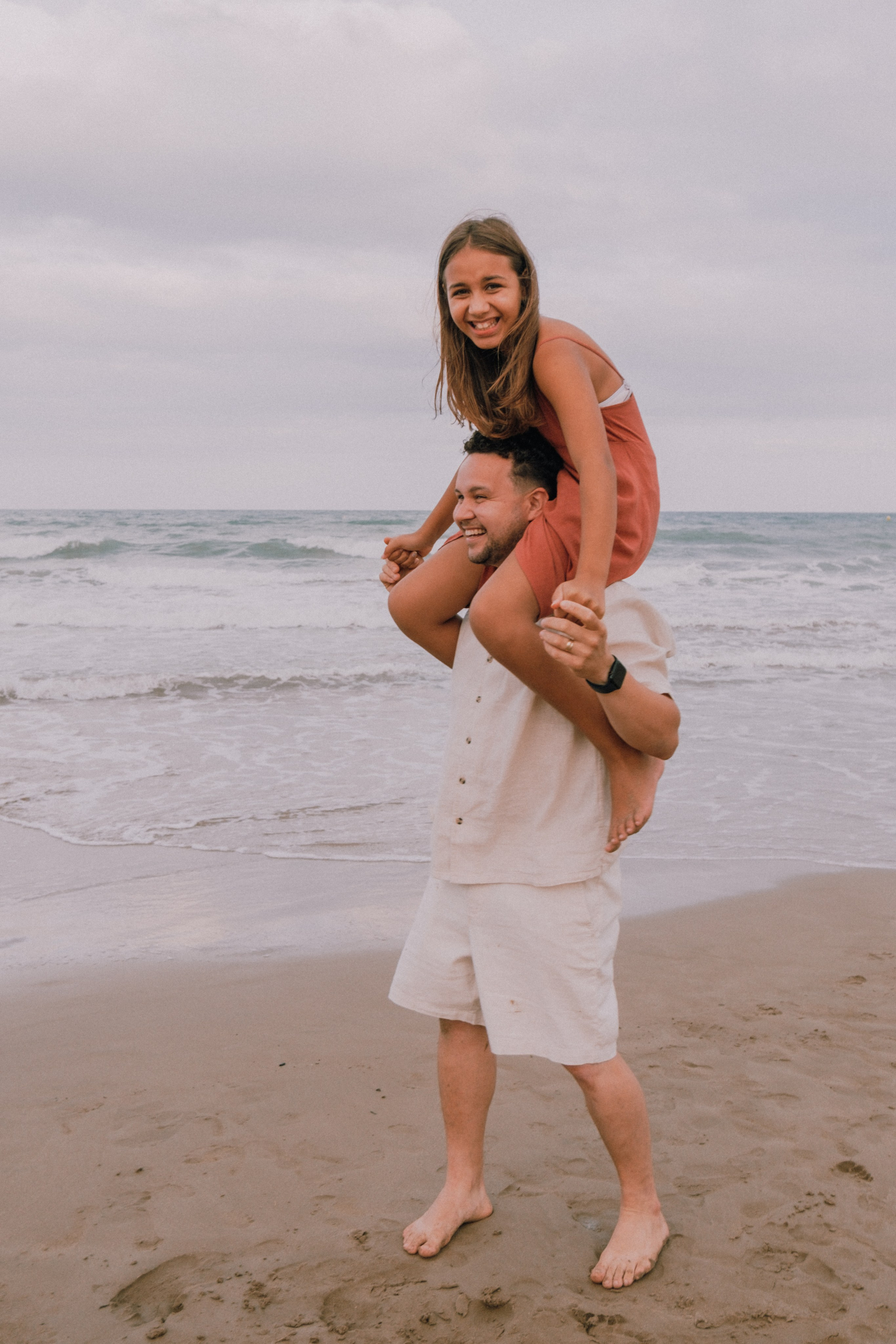 Семейная фотосессия на пляже. Профессиональная фотосъемка в Калафелле — Елена Медведева