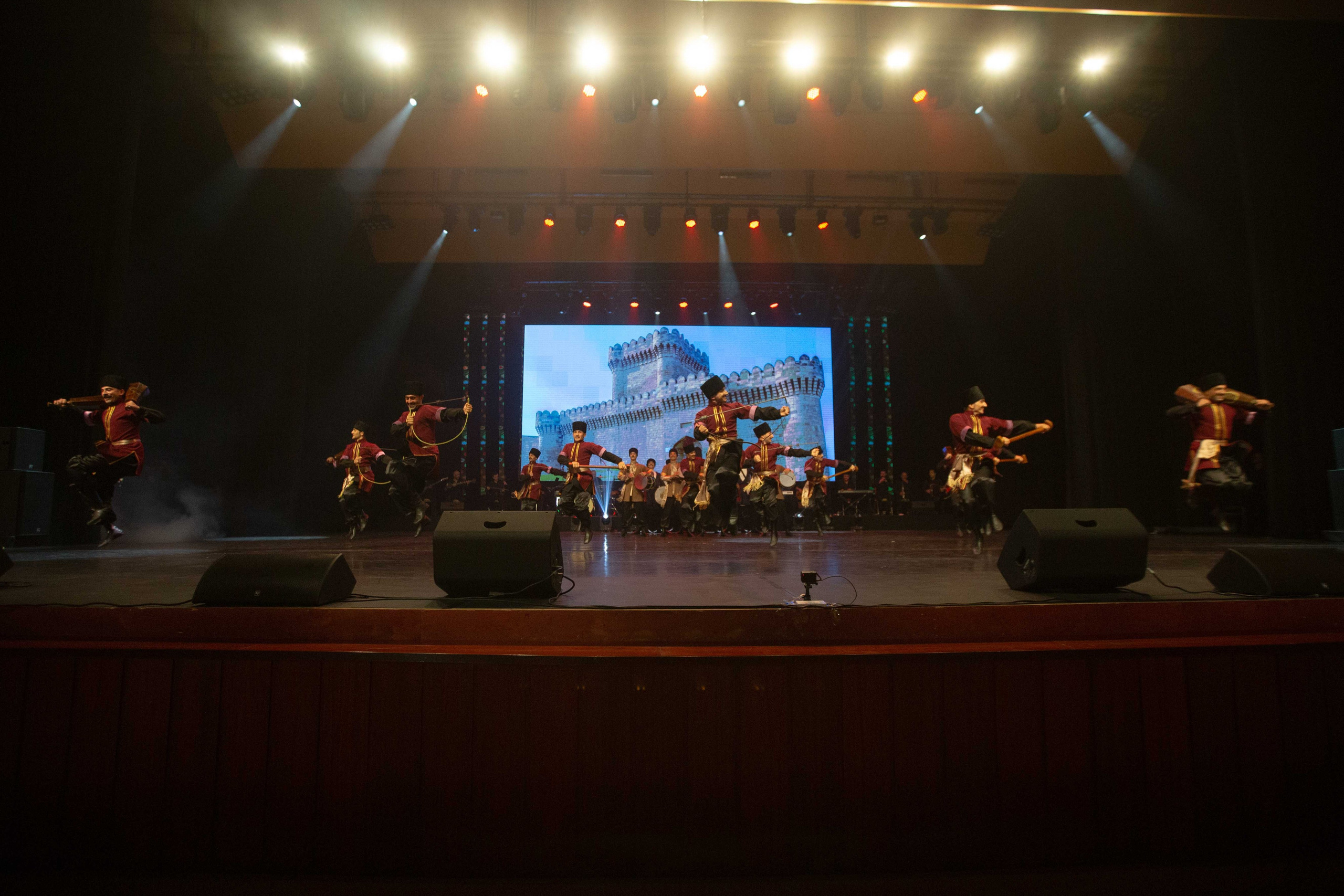 STATE DANCE ENSEMBLE. Wedding&Event photographer Ismail Rzayev in Baku
