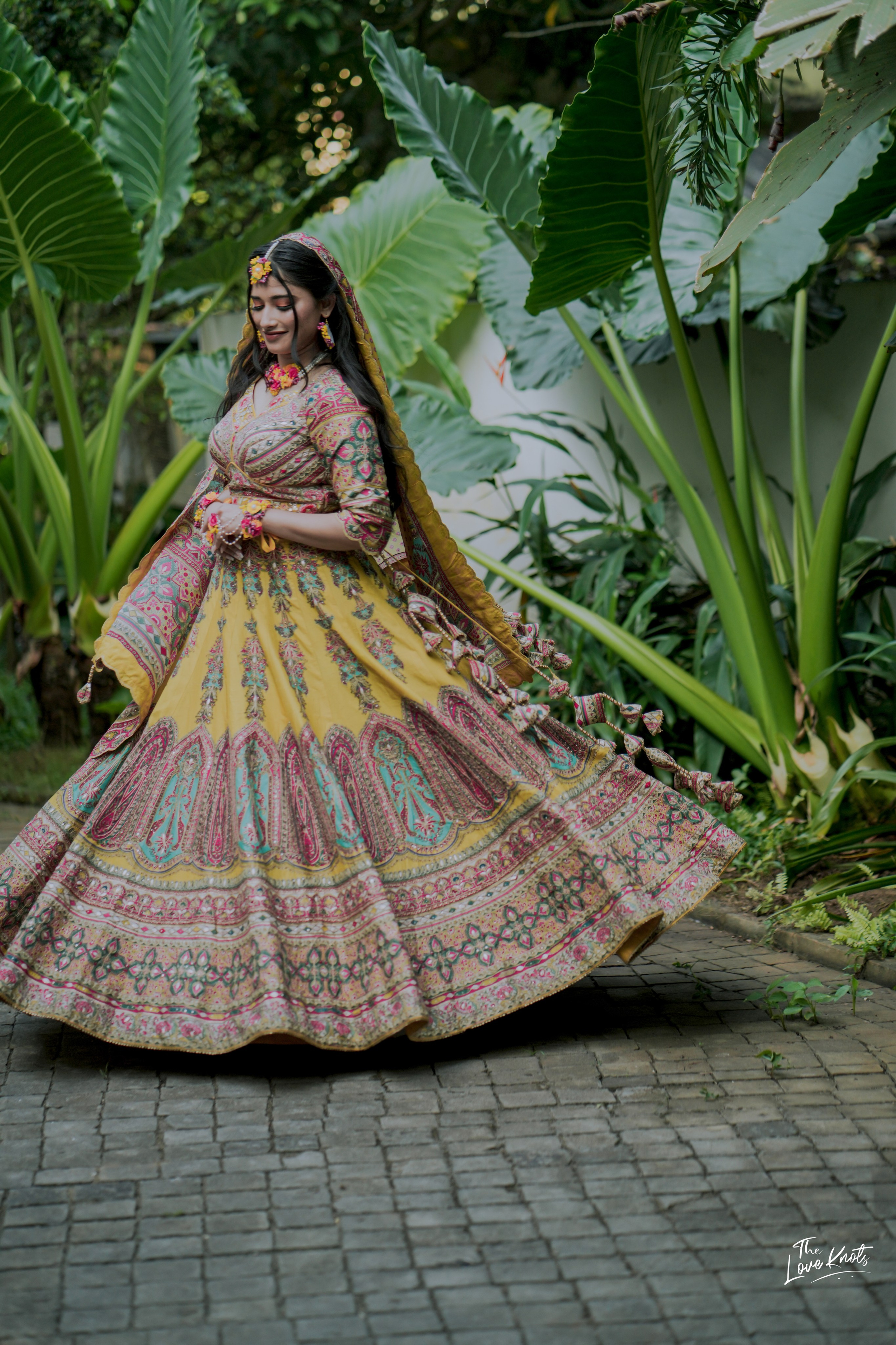 SHAHANA. Theloveknots