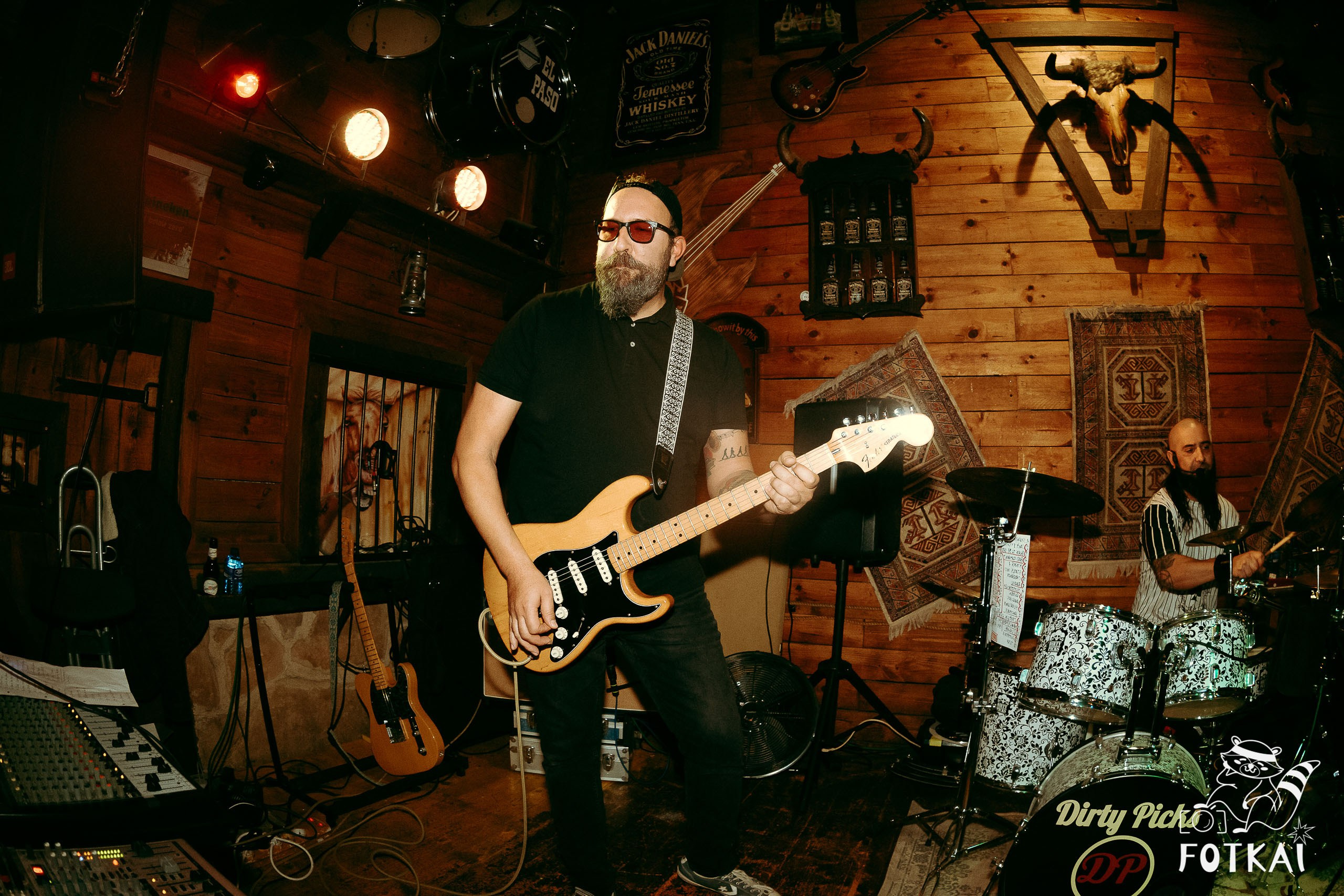 Dirty Picks en El Paso Bar Torrevieja: fotorreportaje punk y garage rock · 24 de enero | FOTKAI