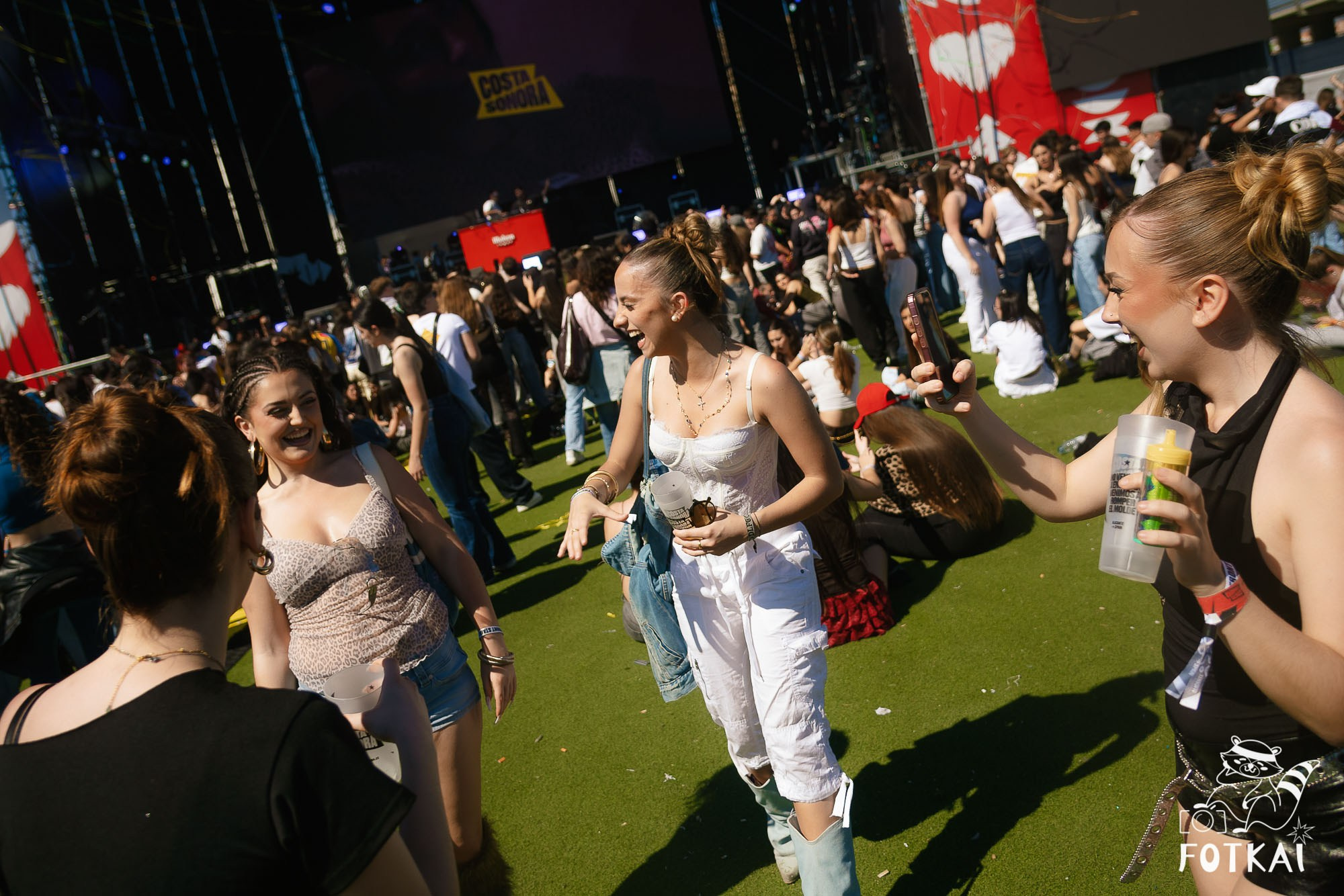 Fotos Costa Sonora 2026 Alicante Día 2 — busca tu foto y encuentra amigos del festival | FOTKAI