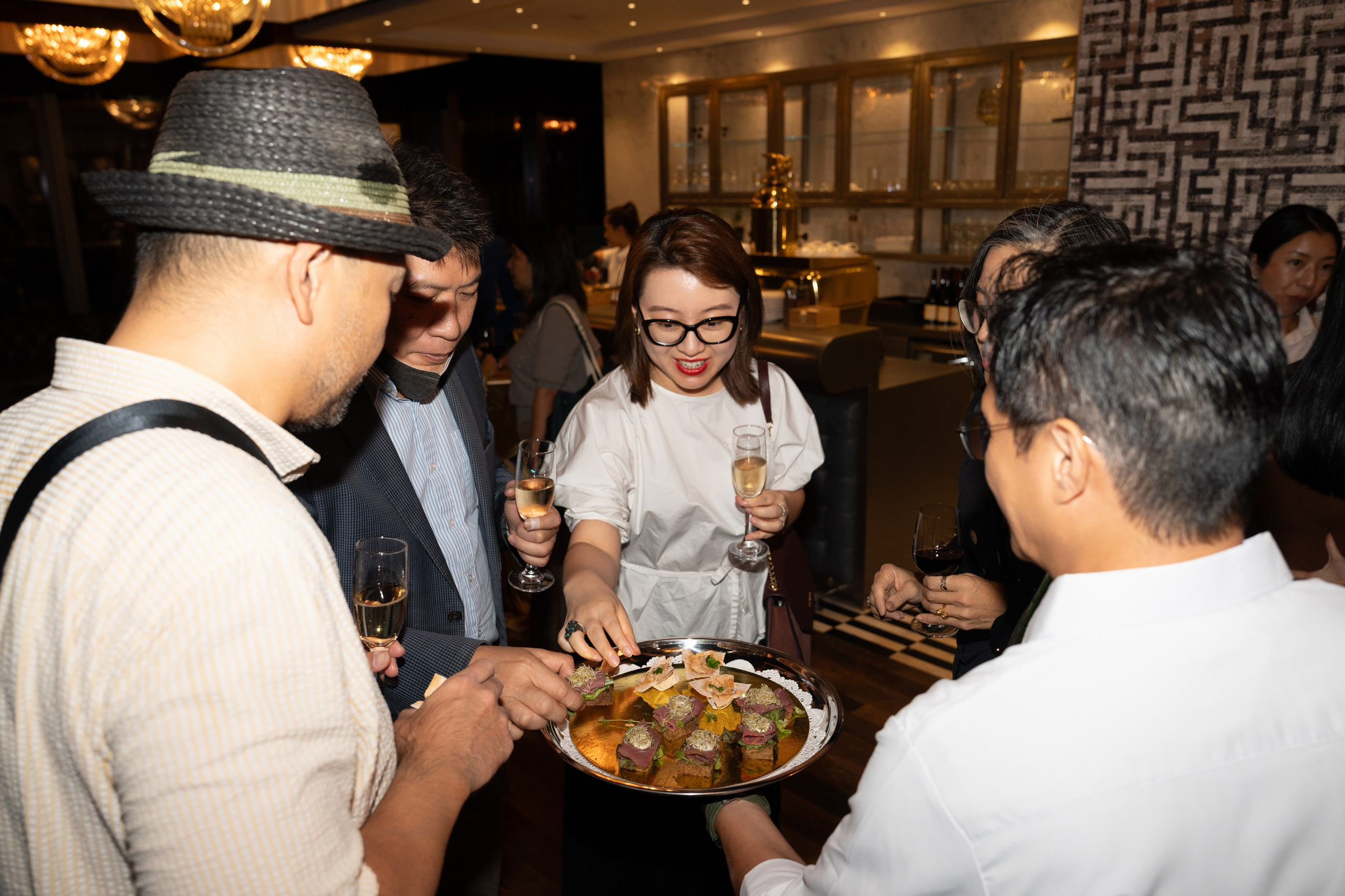 ETRA JEWELLERY. ФОТОГРАФ В ГОНКОНГЕ (СВАДЬБЫ, FASHION, СЕМЕЙНЫЕ, МЕРОПРИЯТИЯ, ФОТОПРОГУЛКИ)