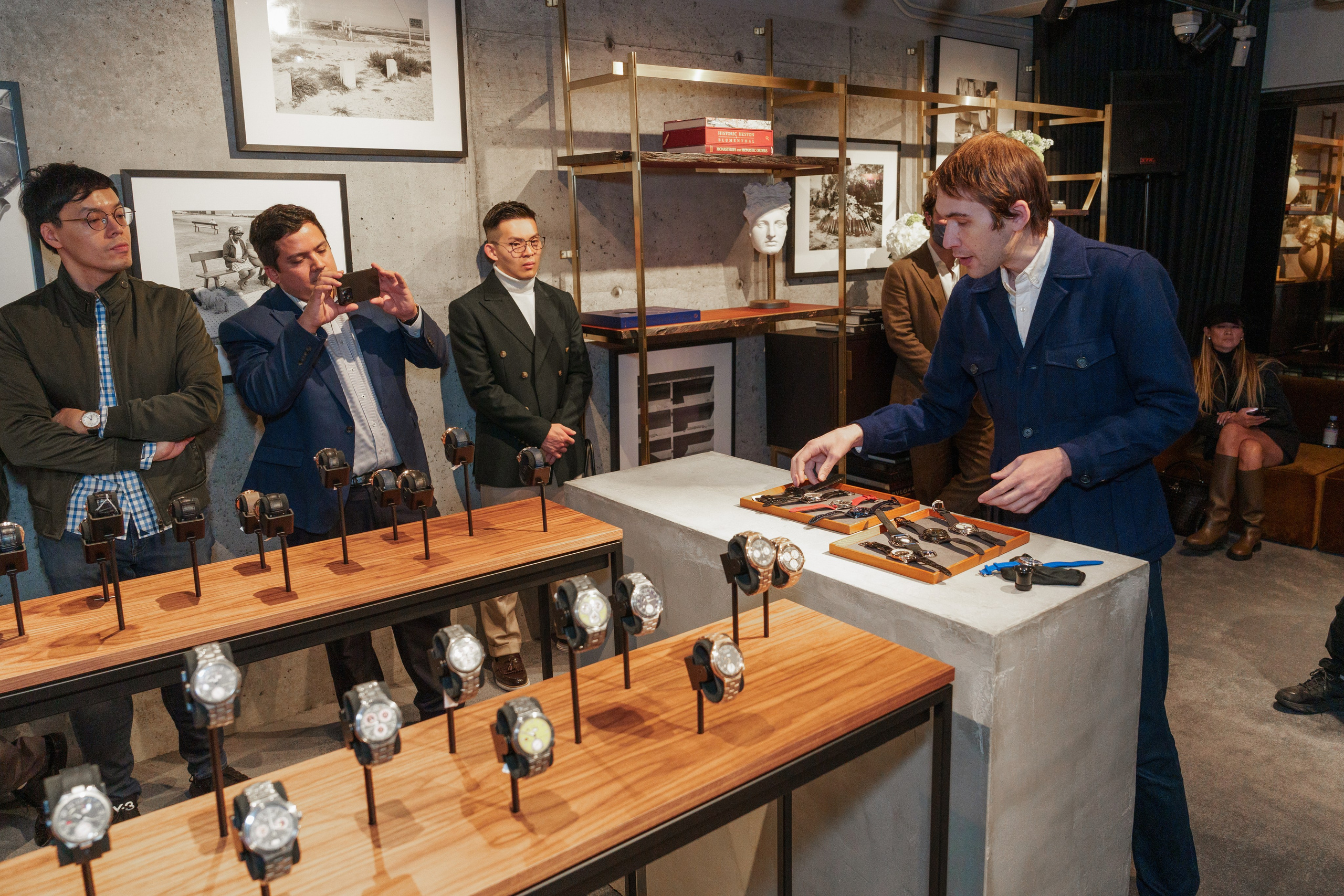 WATCHBOX. ФОТОГРАФ В ГОНКОНГЕ (СВАДЬБЫ, FASHION, СЕМЕЙНЫЕ, МЕРОПРИЯТИЯ, ФОТОПРОГУЛКИ)