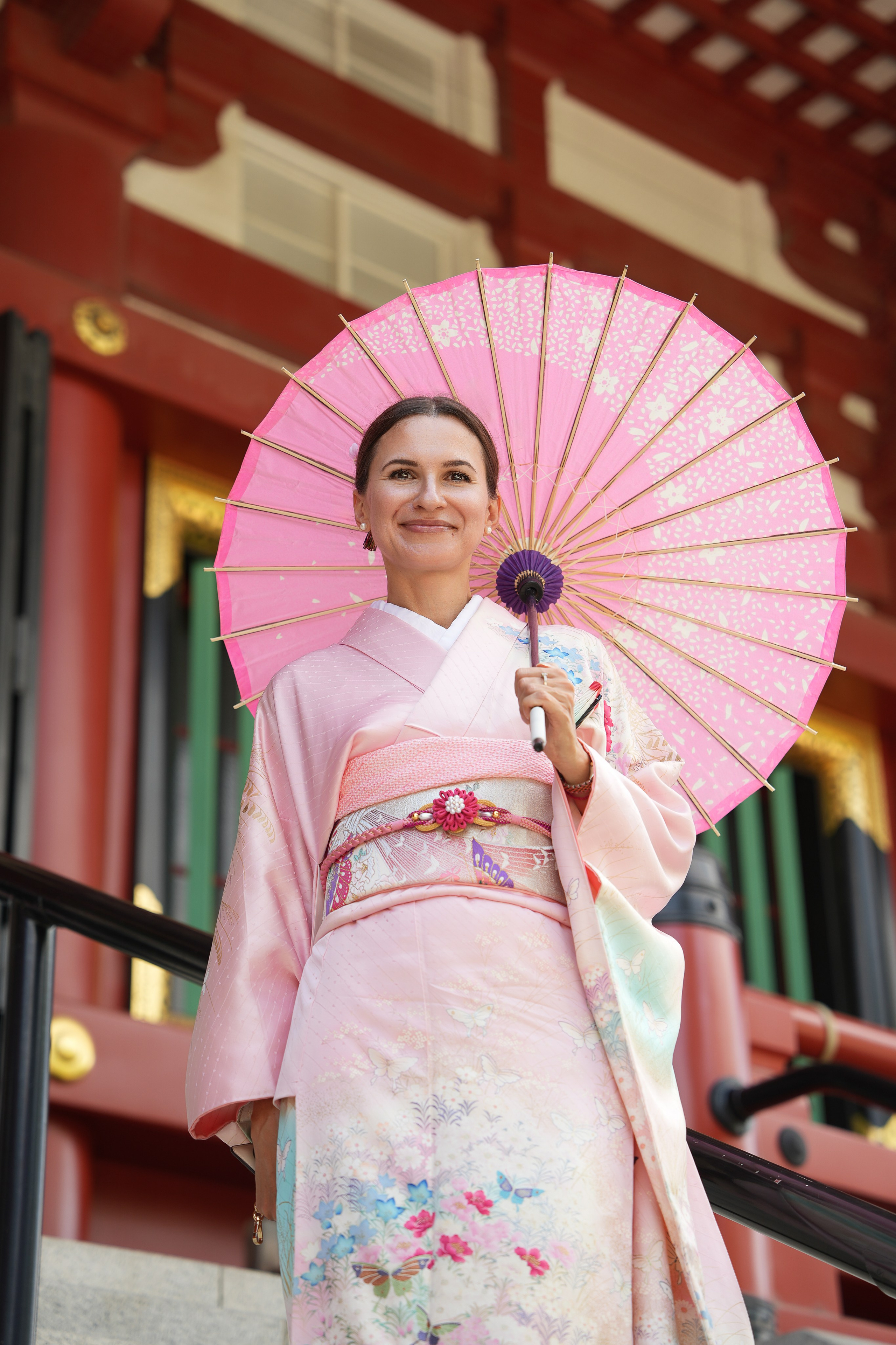 Фотосессия в кимоно у храма Сэнсодзи в Токио. Фотограф в Токио Япония