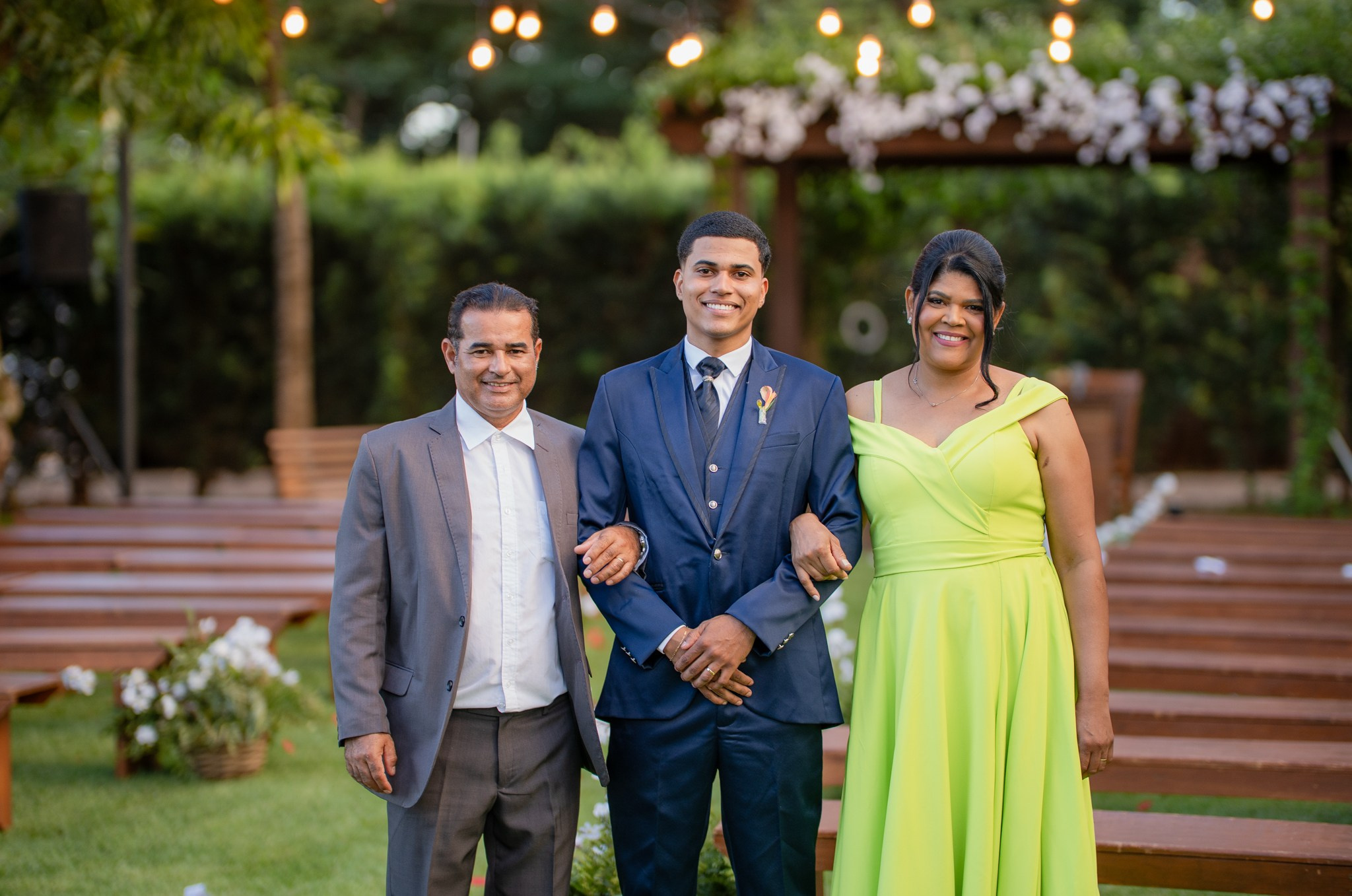 Larissa & Vinicius — Espaço Faveral / Aararaquara. Robson Colaço
