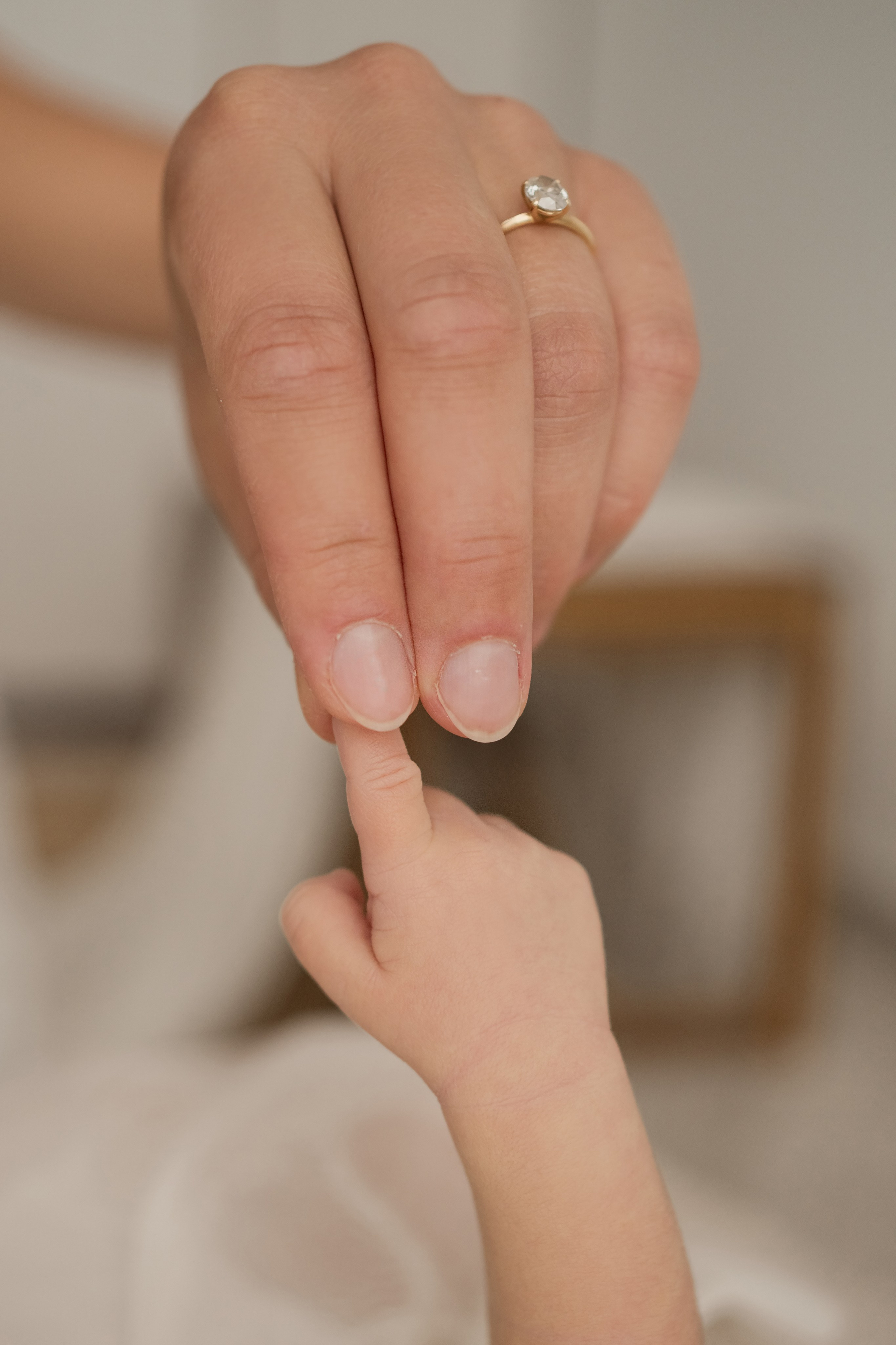 Sweet first days. Angela Iakovleva — Family Photographer in Dubai