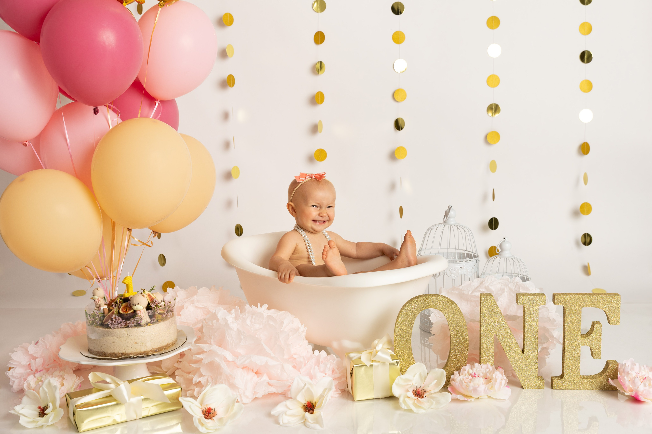 Smash cake photo session in Miami. Miami Family and Event Photographer