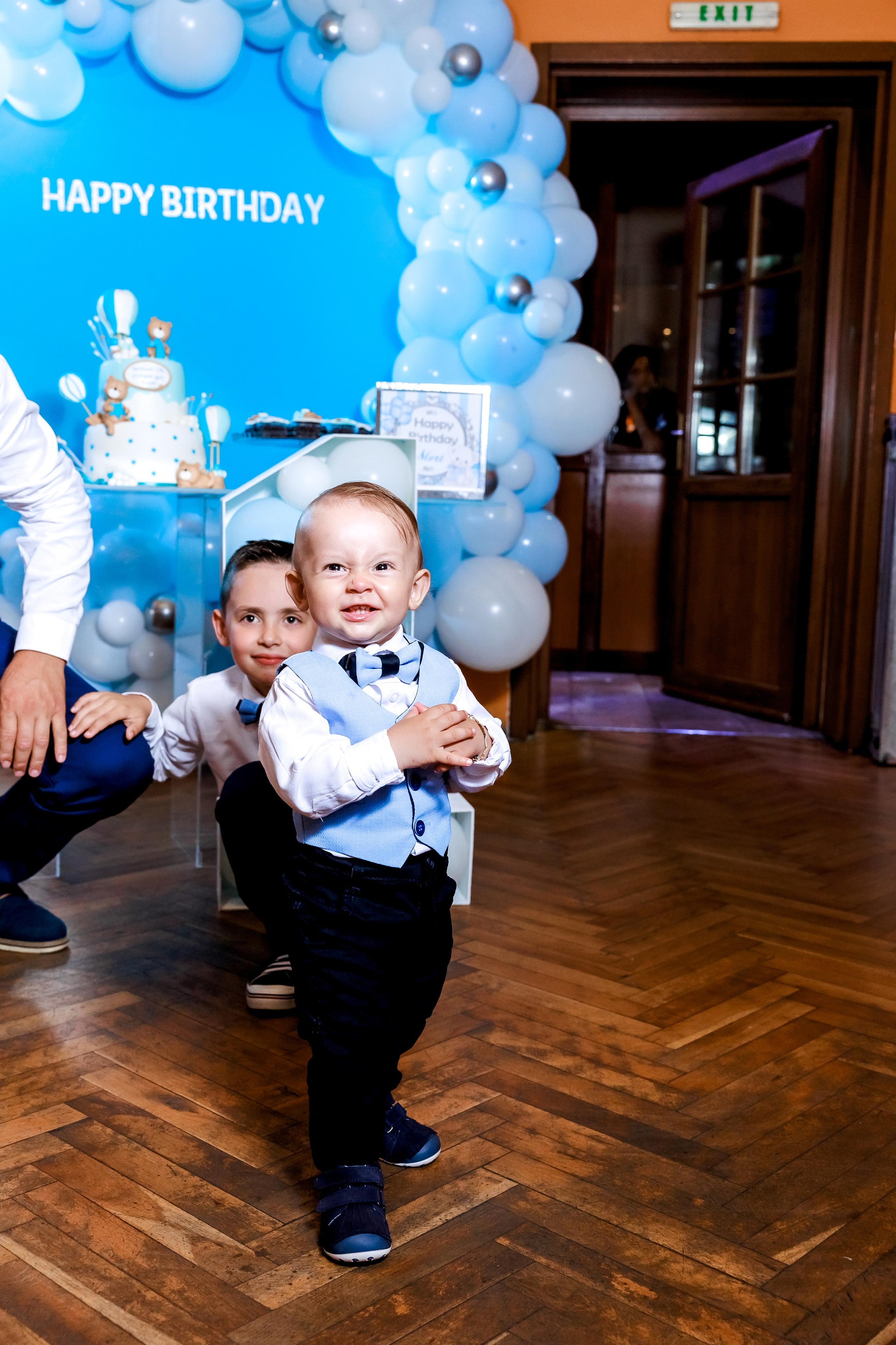 Честит Рожден Ден. Фотограф Ирина Йотова