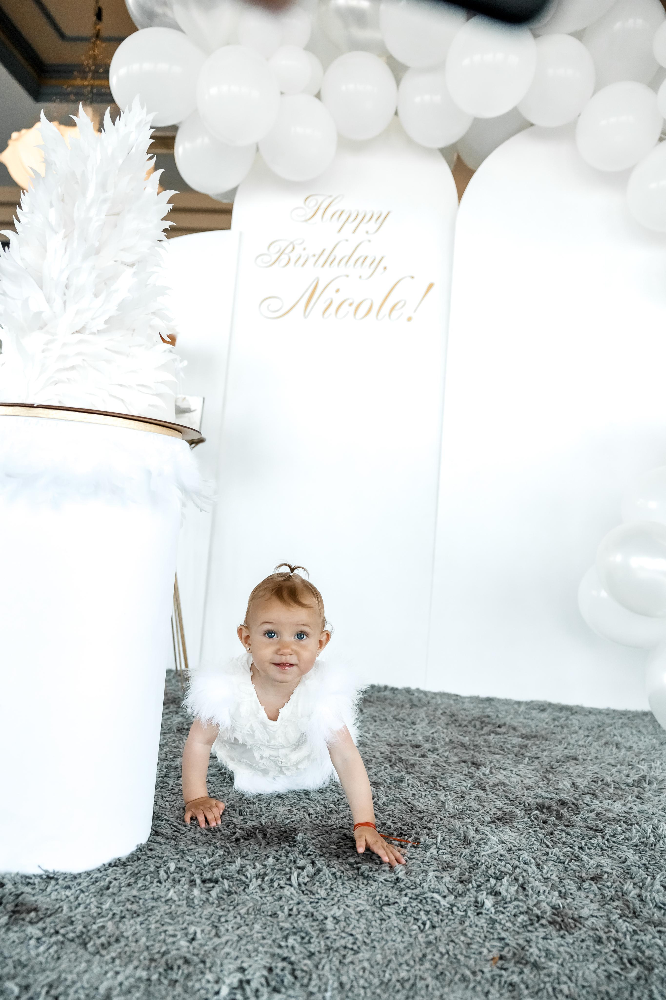 Честит Първи Рожден Ден. Фотограф Ирина Йотова