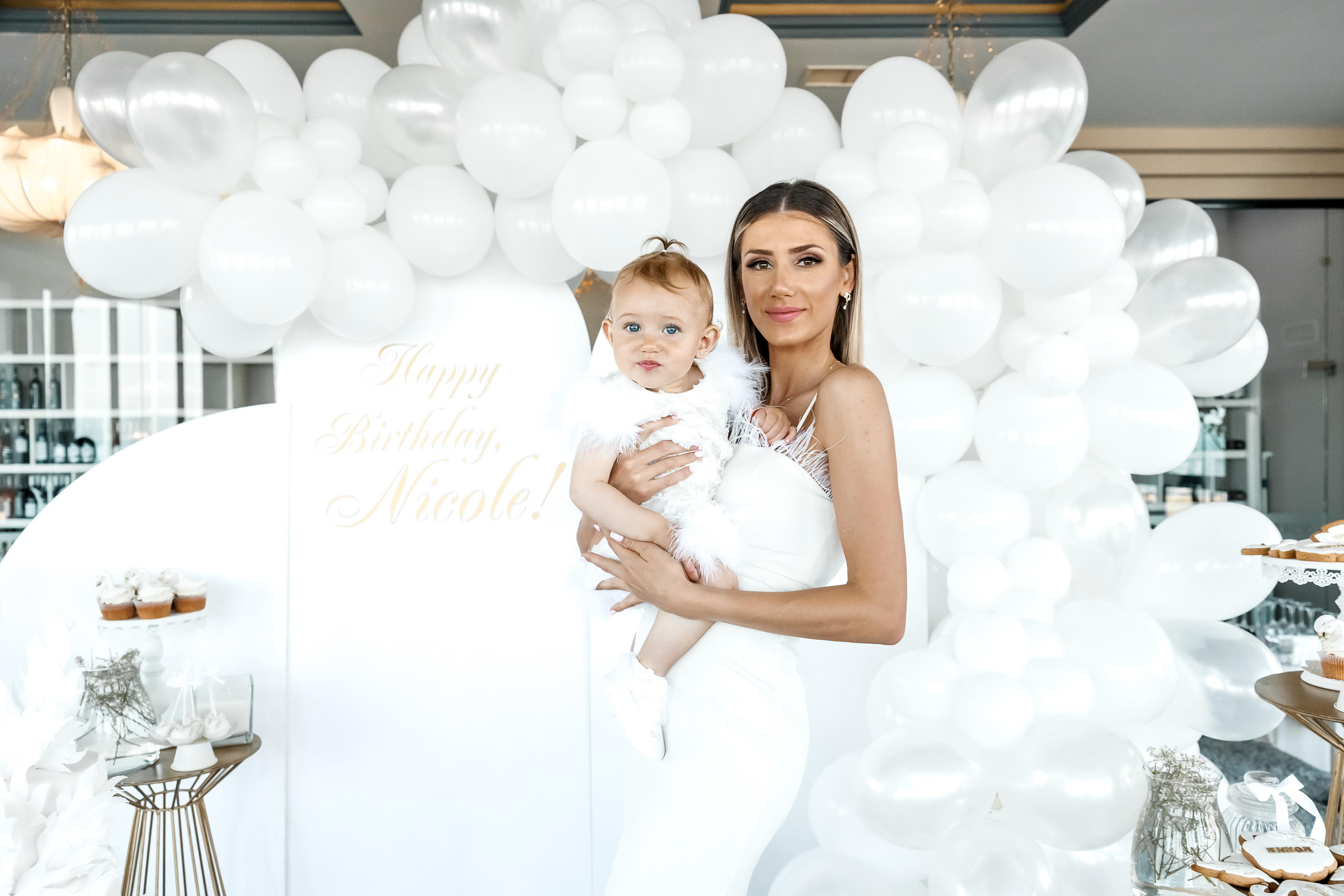 Честит Първи Рожден Ден. Фотограф Ирина Йотова