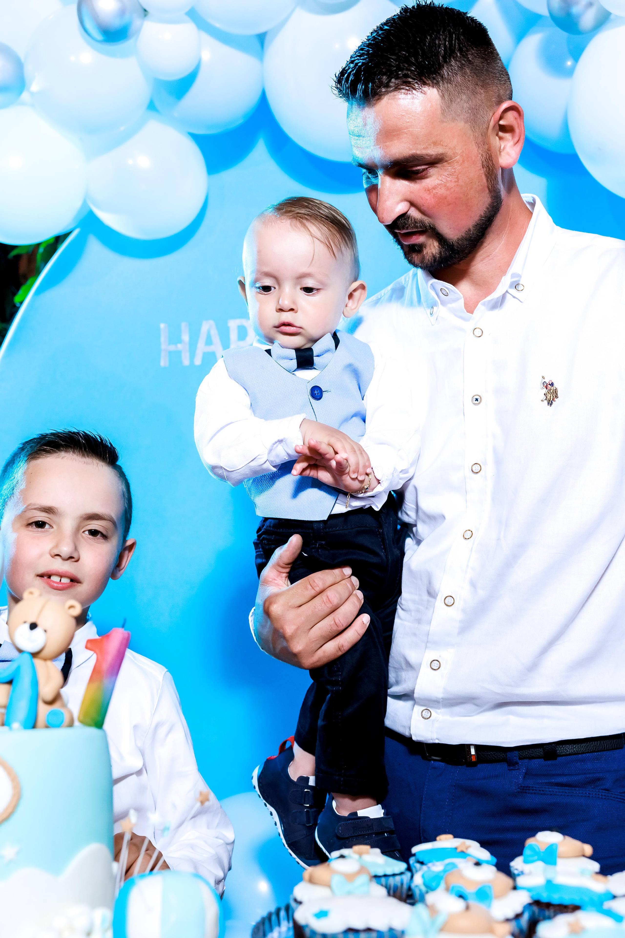 Честит Рожден Ден. Фотограф Ирина Йотова