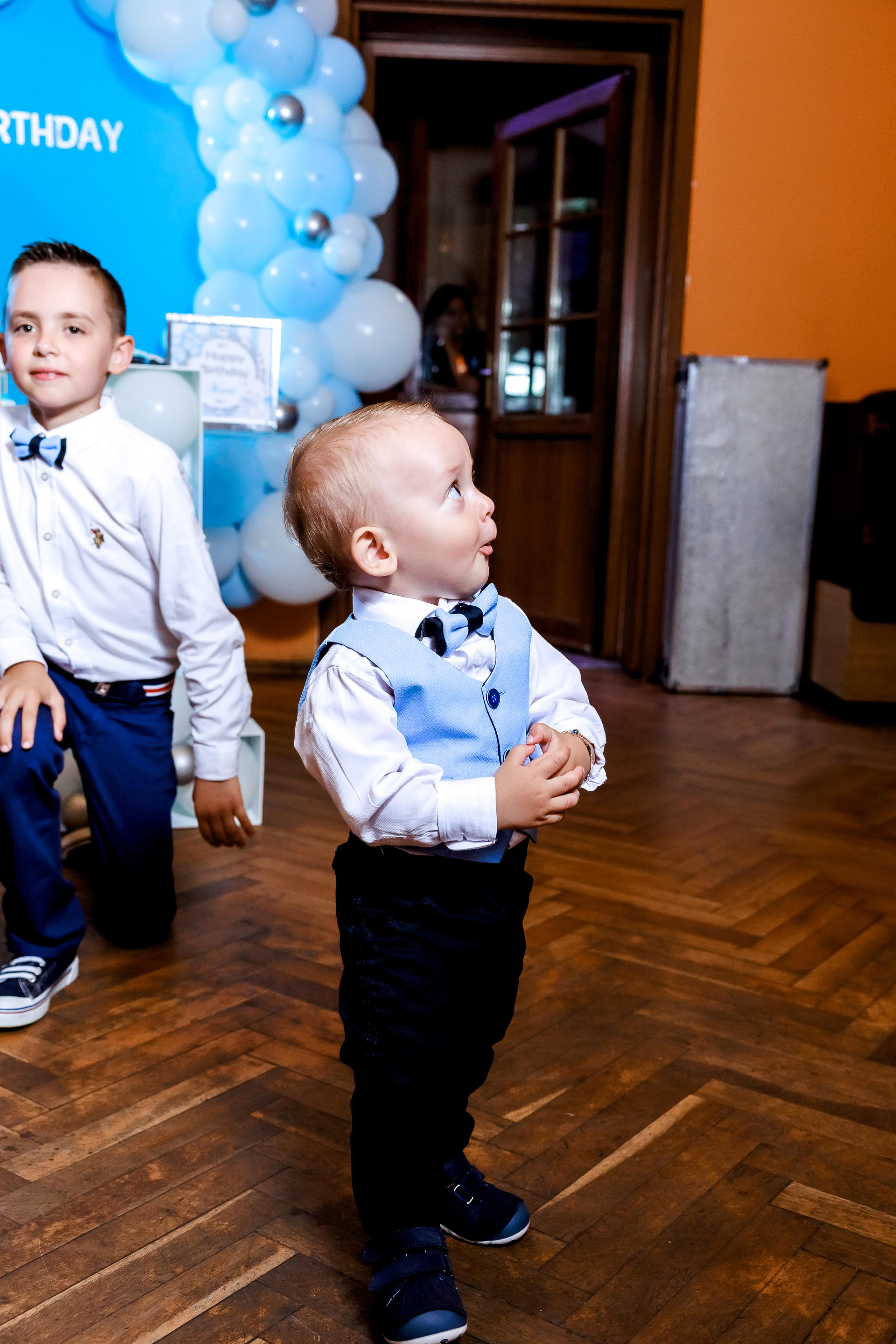 Честит Рожден Ден. Фотограф Ирина Йотова