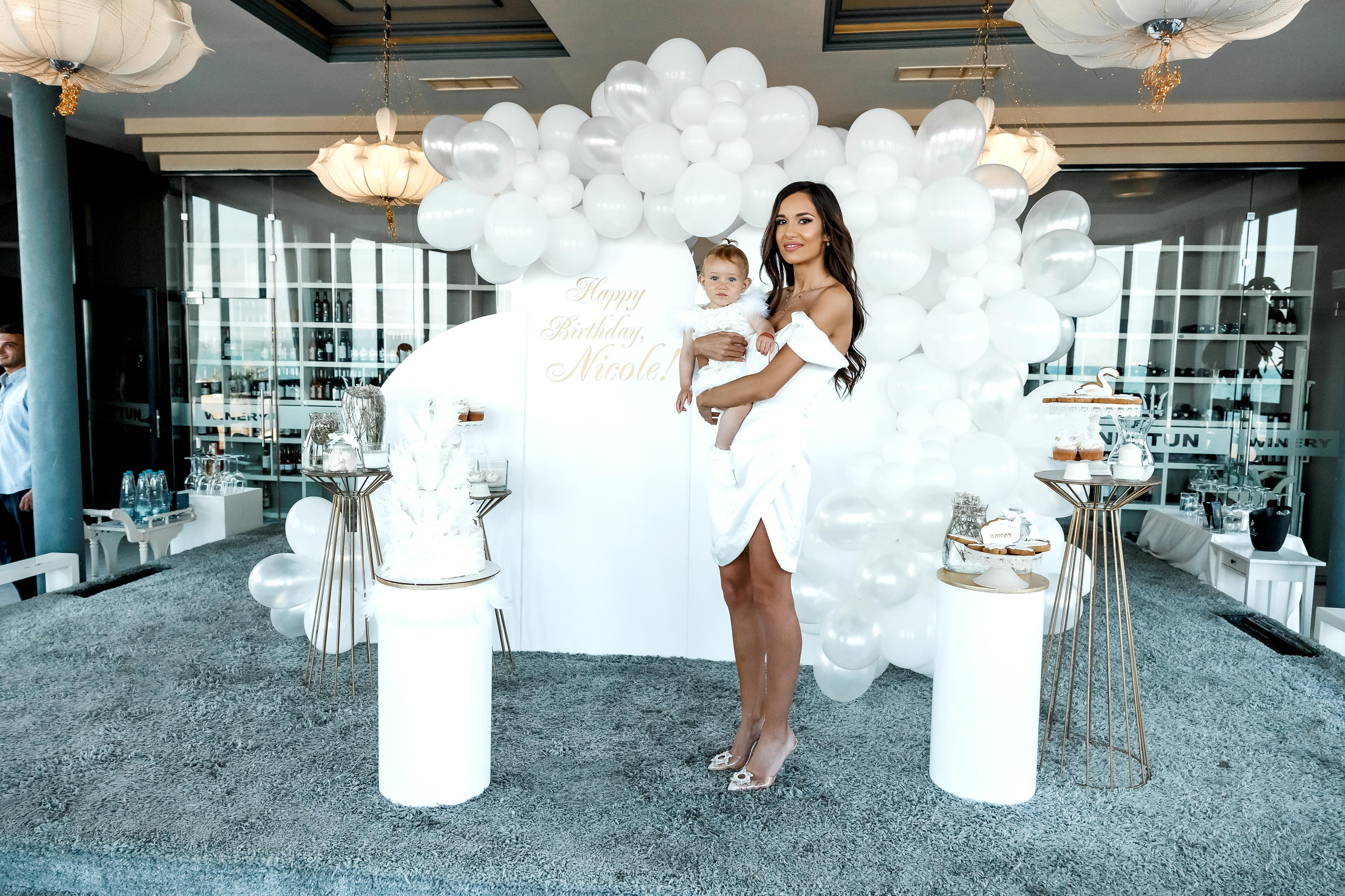 Честит Първи Рожден Ден. Фотограф Ирина Йотова