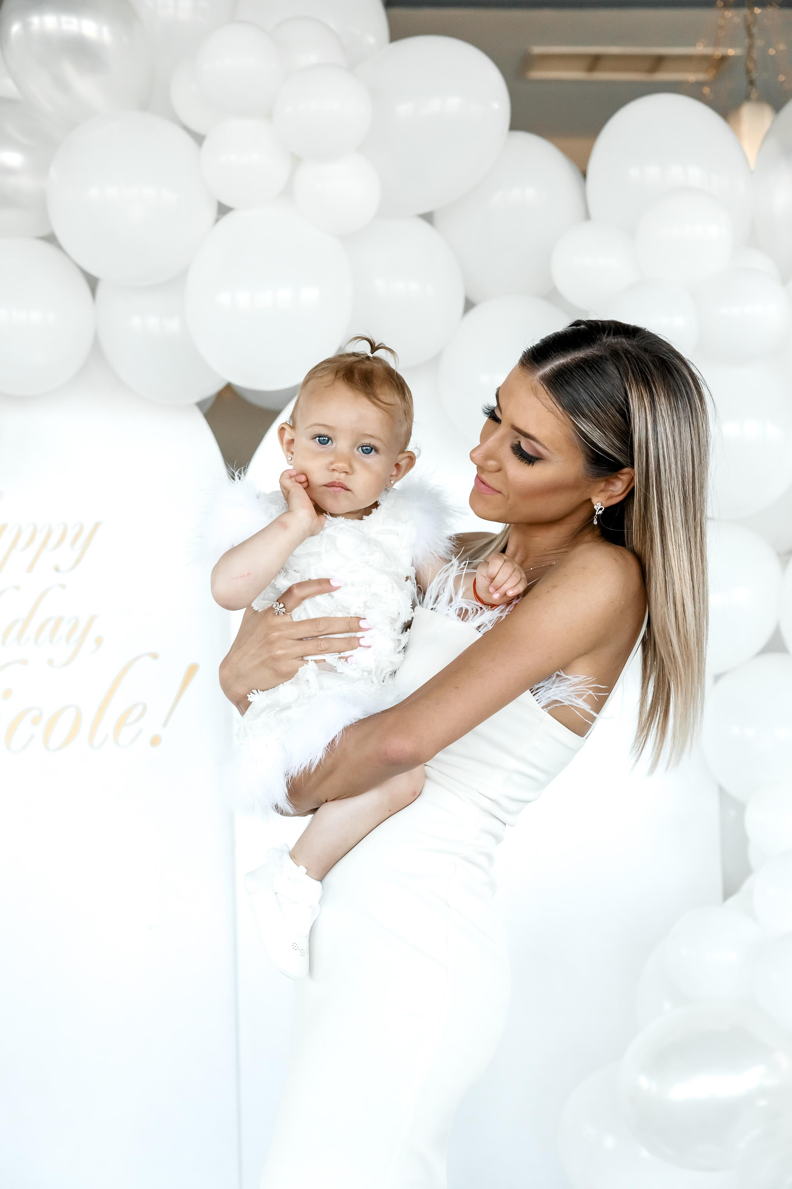 Честит Първи Рожден Ден. Фотограф Ирина Йотова