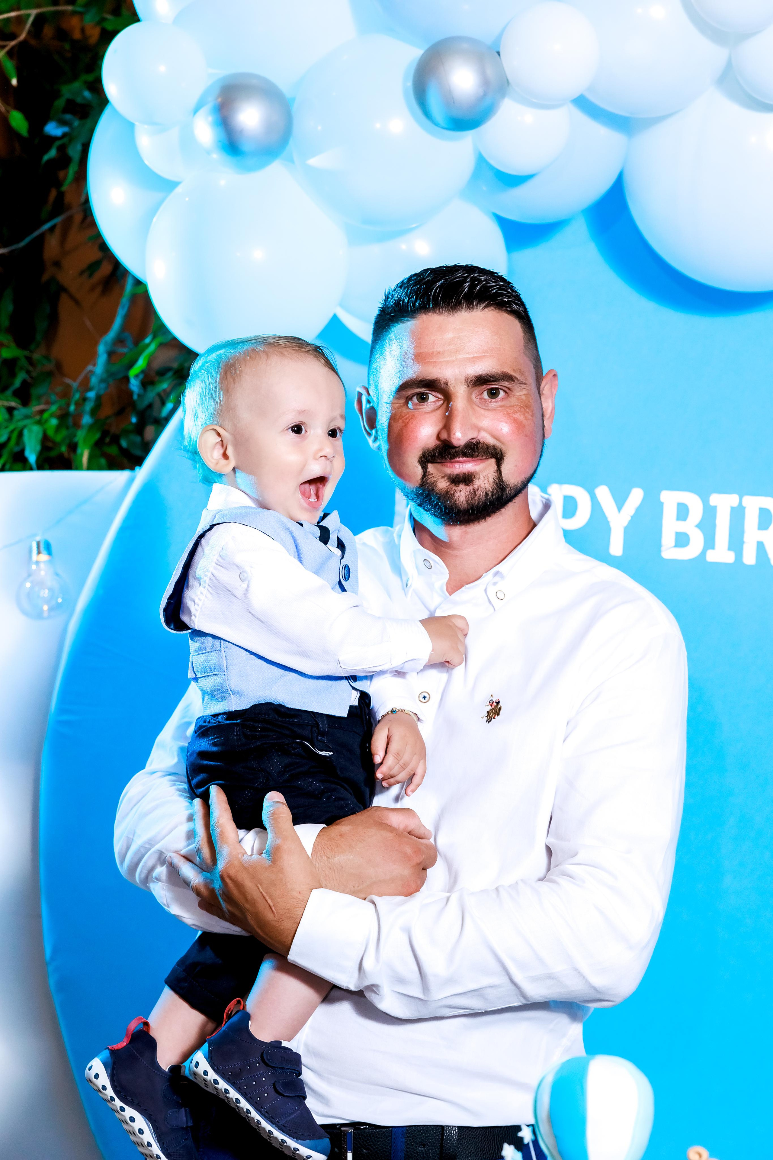 Честит Рожден Ден. Фотограф Ирина Йотова