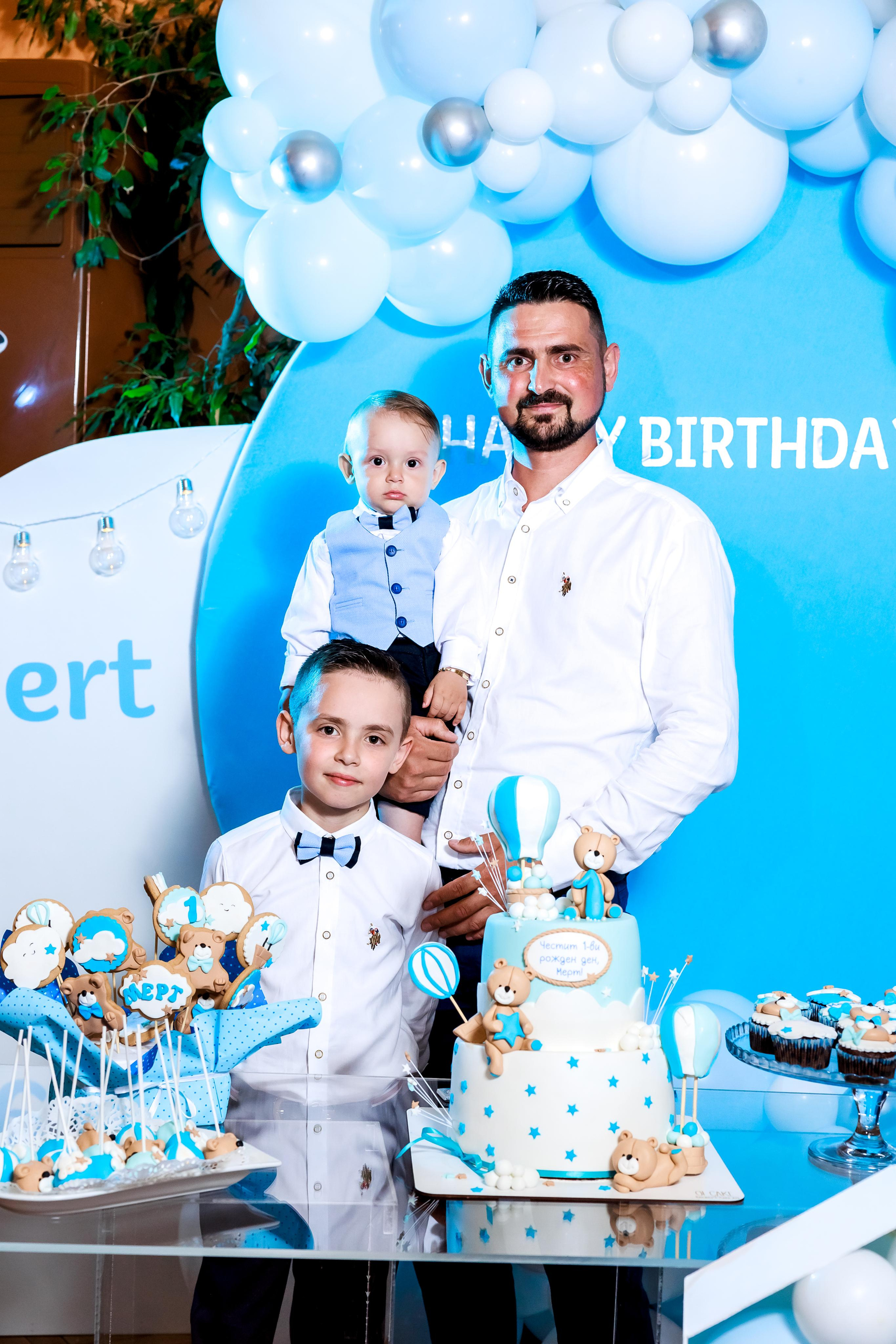 Честит Рожден Ден. Фотограф Ирина Йотова