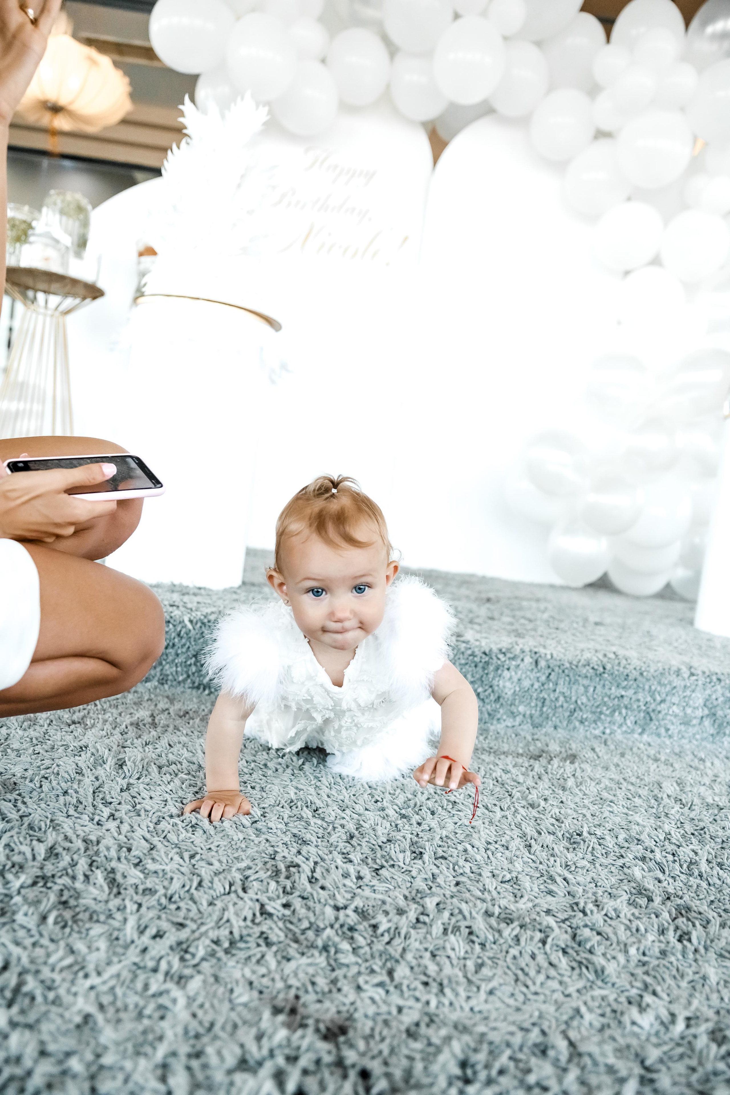 Честит Първи Рожден Ден. Фотограф Ирина Йотова