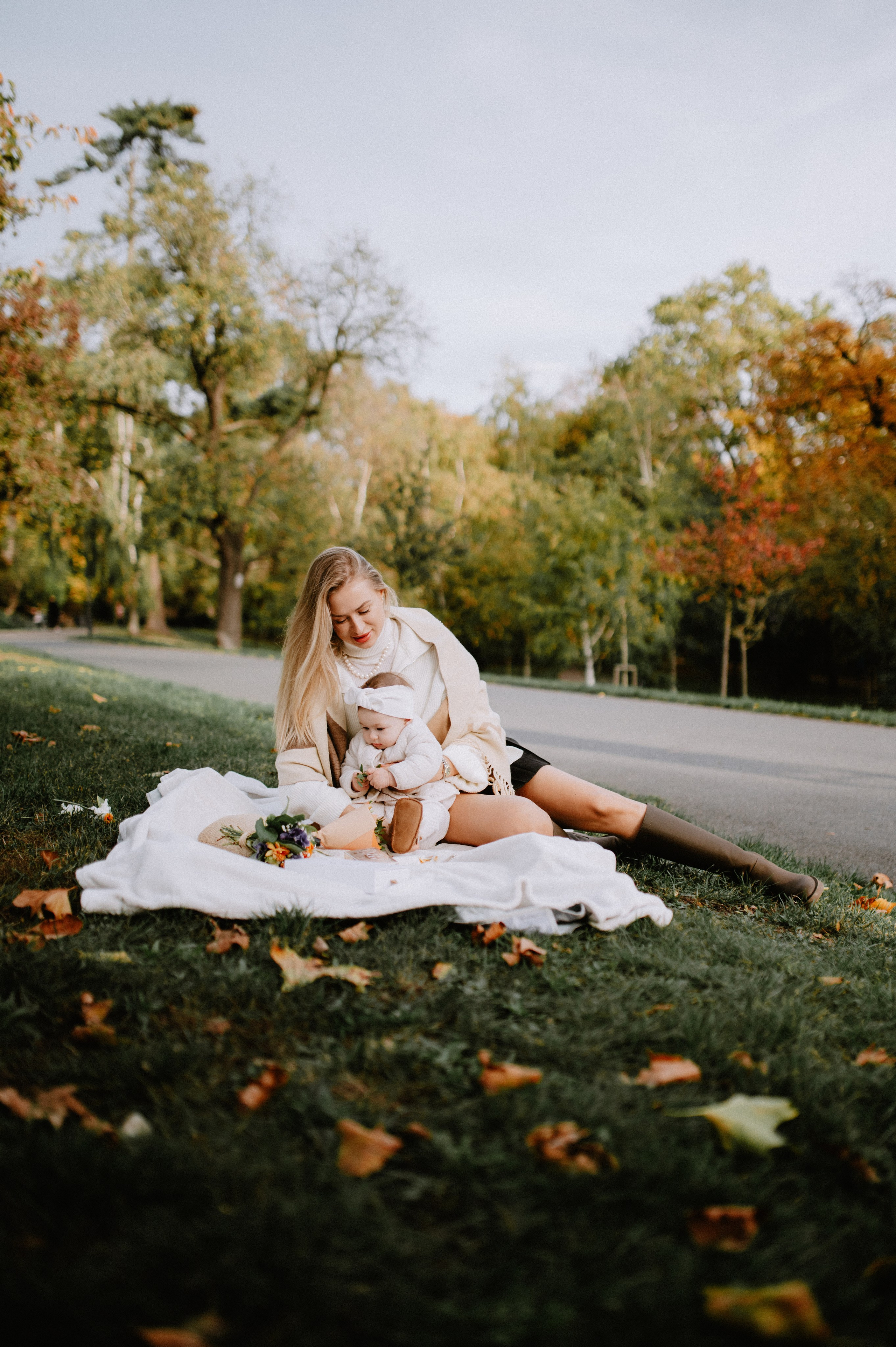 Oli&klaudi. ANNA-MARIA PHOTO CONTENT CREATOR — фотограф, эстет, художник и визуальный эксперт в Instagram, работающий в Праге