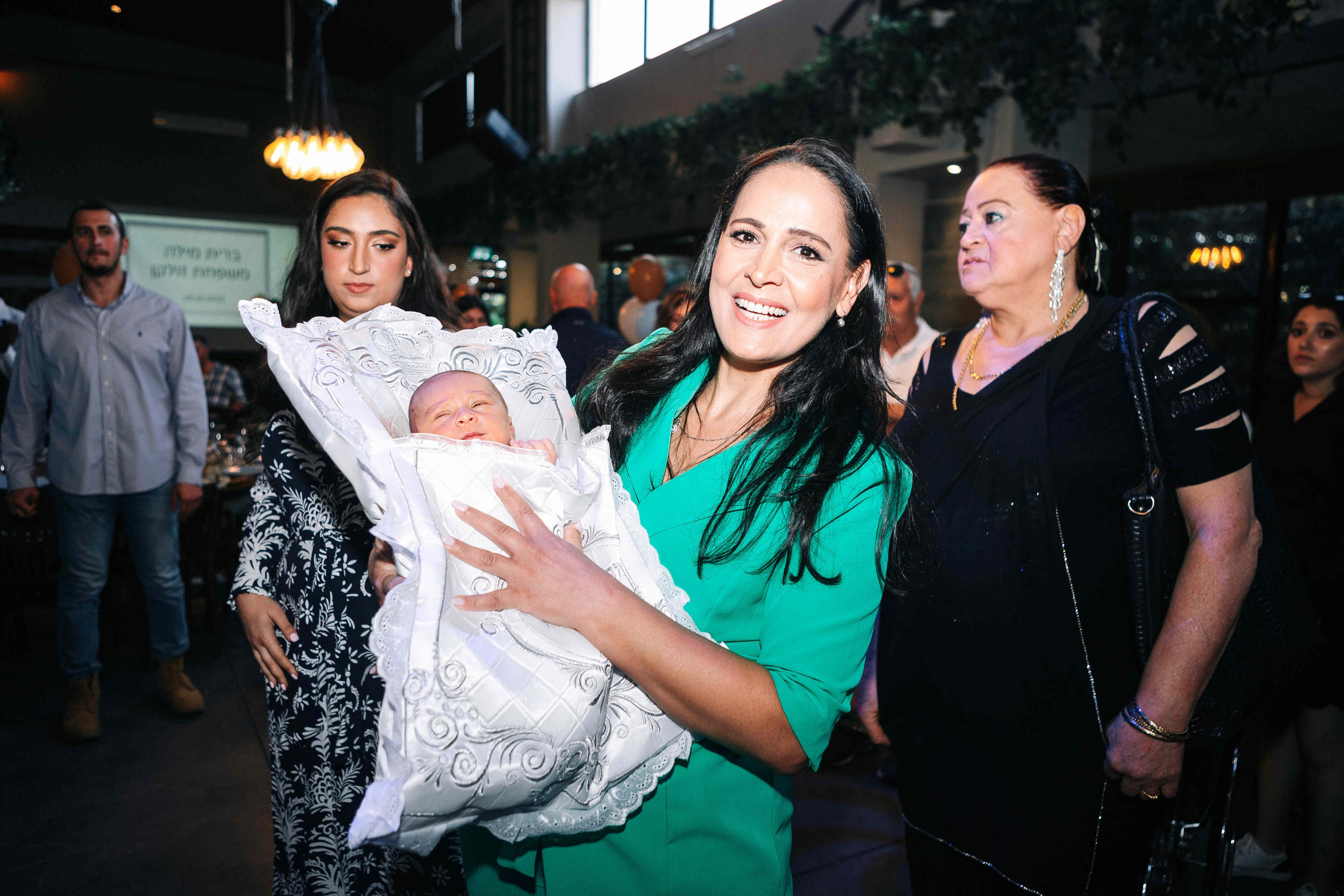 BRIT MILA (BIG EVENT). PHOTOGRAPHER IN ISRAEL