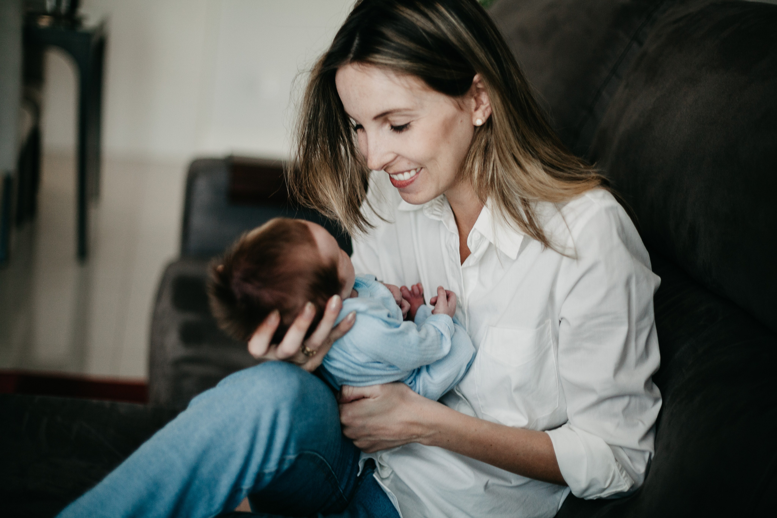 Bebê em casa. Fotógrafa de família