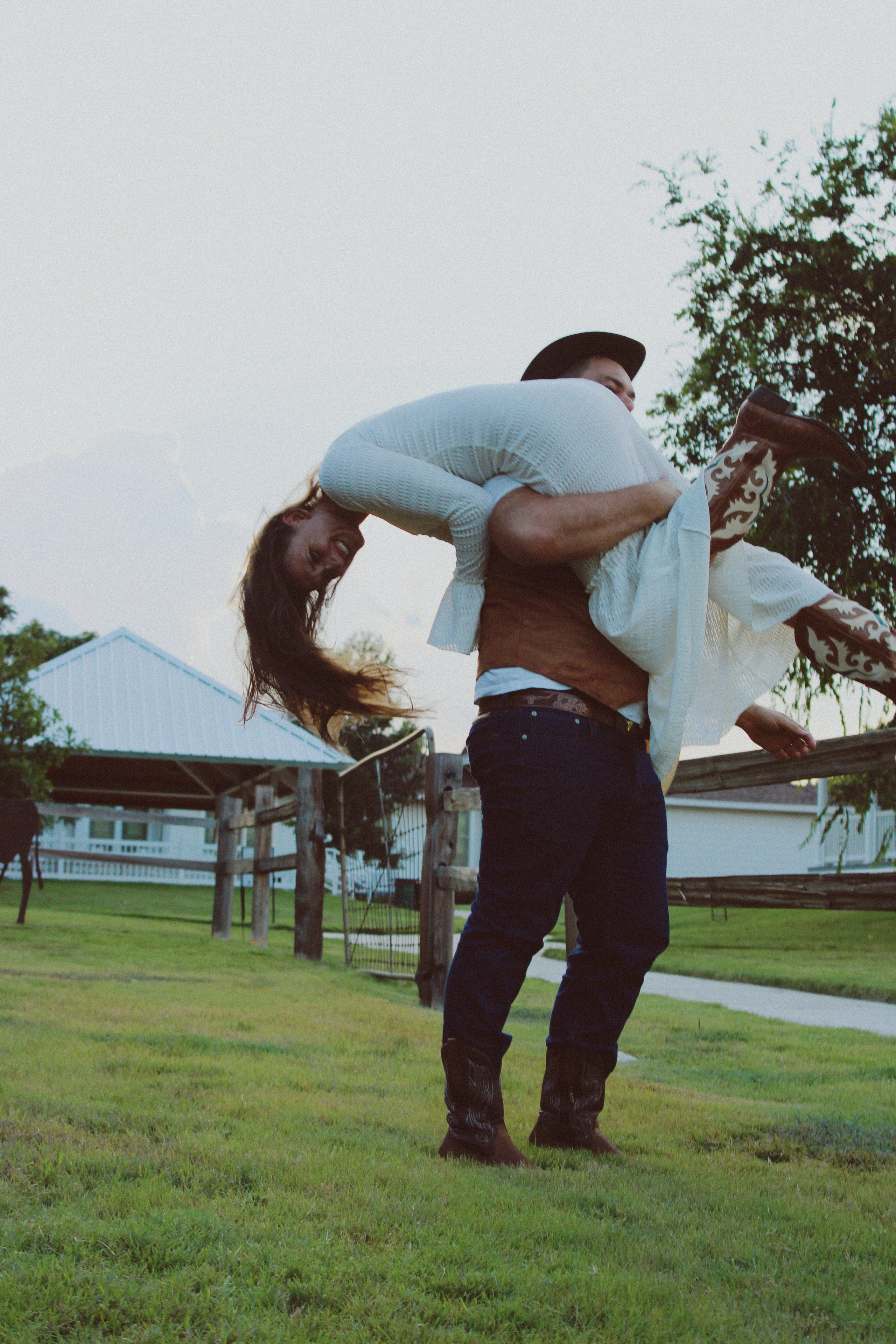 Texas Countryside Family Photoshoot in Cowboy Style. Lana Petrychenko — Portrait & Family Photographer. Valencia, Spain