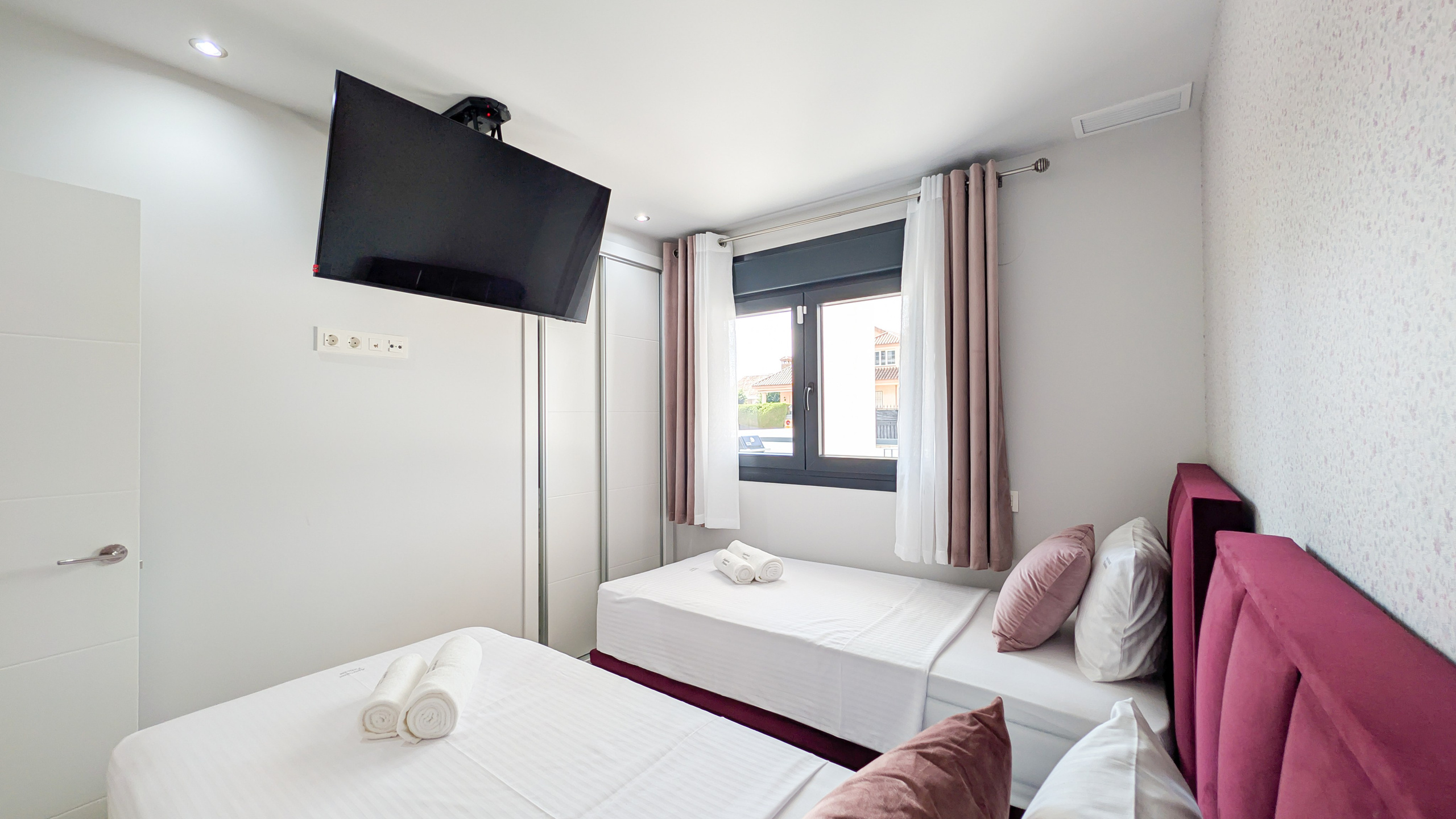 PLATINUM. Baby Beast