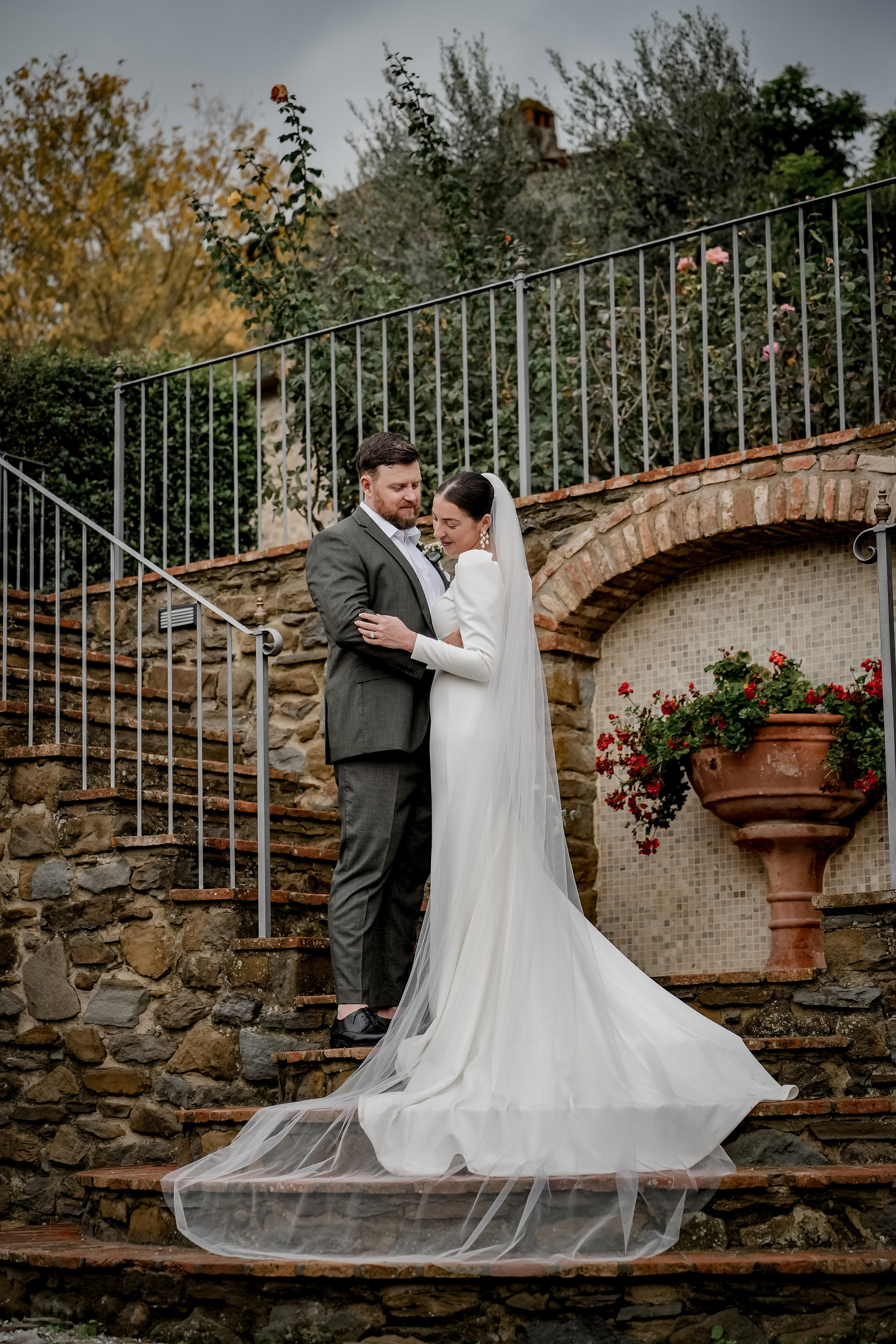 Elopment in Cortona. Villa Falconiere. Wedding Photographer in Italy