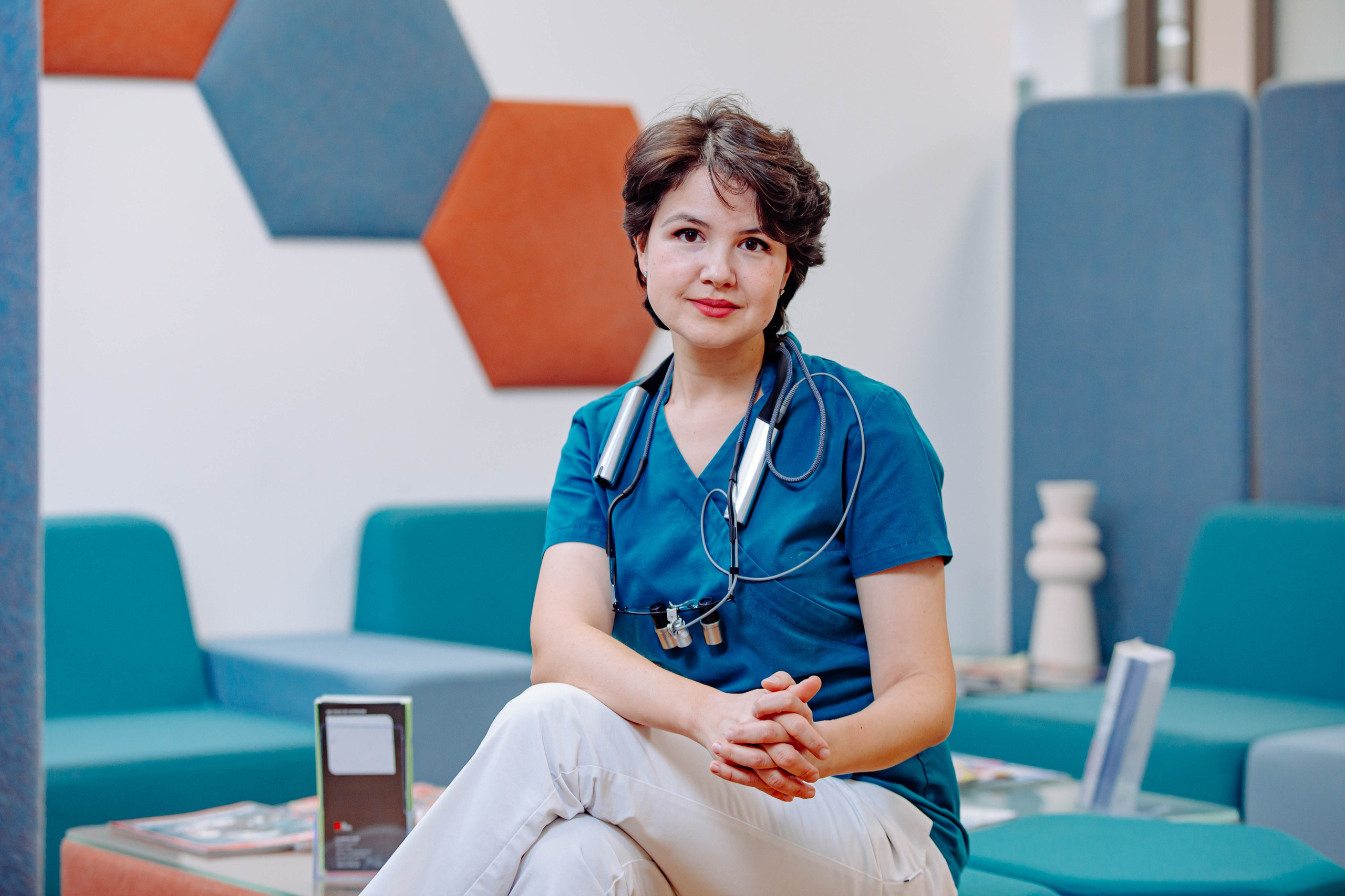 Zahnarztpraxis. Portrait family photographer in Berlin Elena Zakh