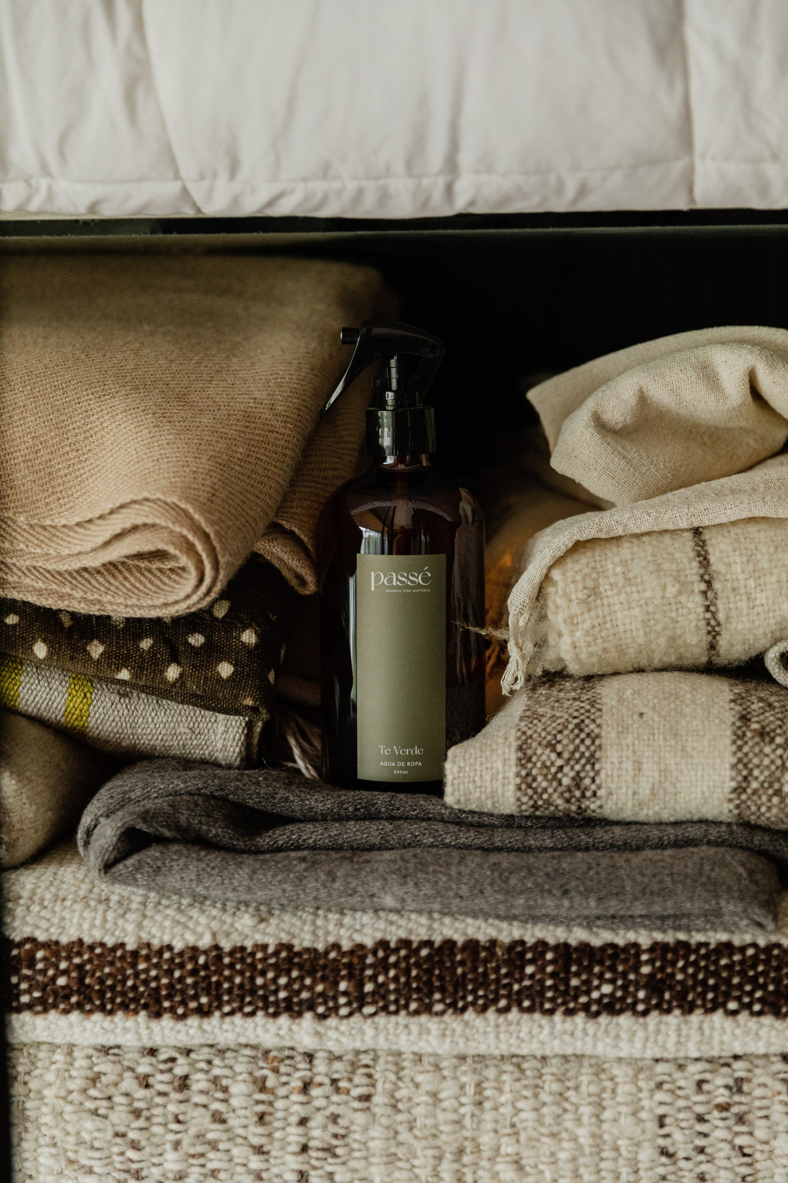 Productos cosmeticos. Maria Kulakova — Fotógrafa en Santiago | Fotografía de producto, marcas y familias