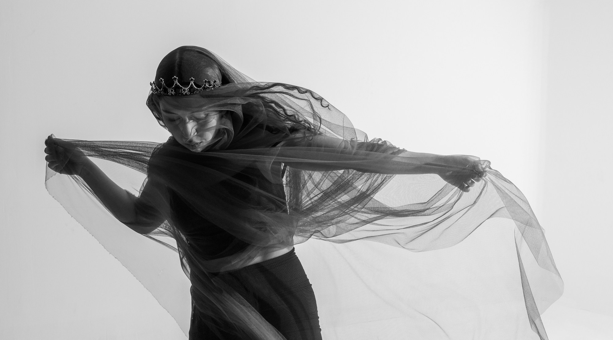 @intaarre Is a wonderful model. She is also a dancer. And works together with the photographer at all levels.