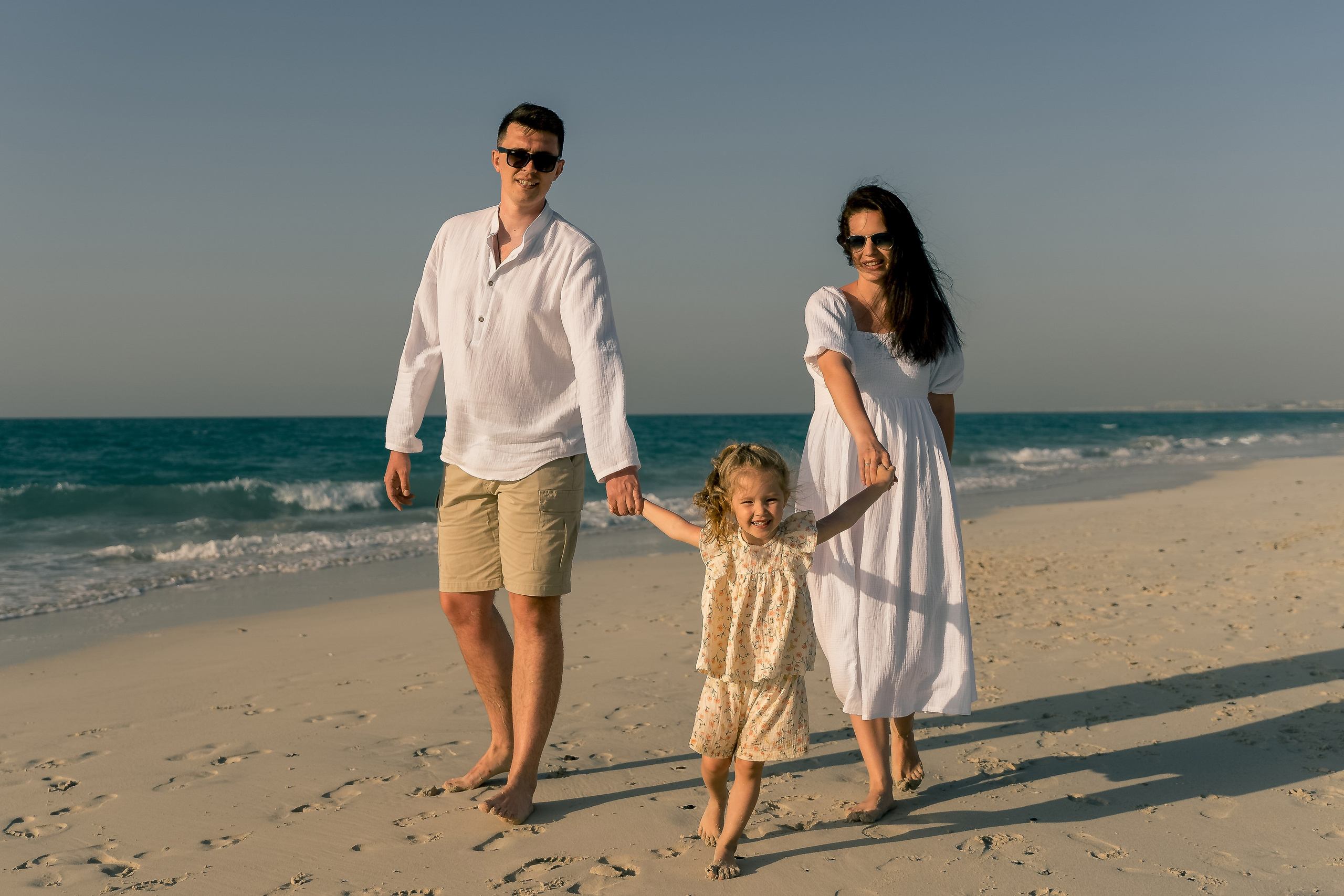 Фотосессия на пляже Саадият — идеальное сочетание природы и стиля. Фотограф в Абу Даби Марина