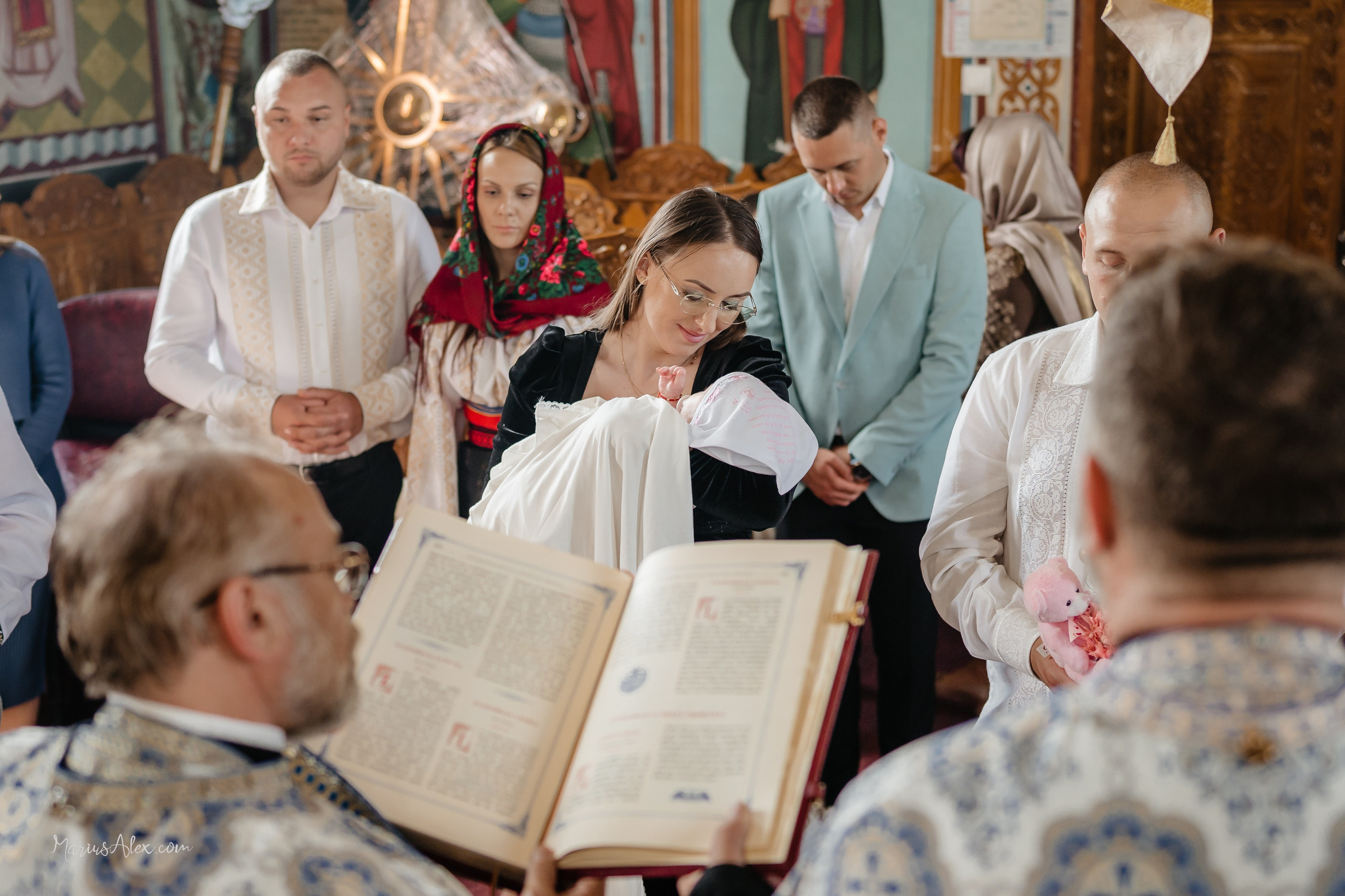 Botezul micutei Iasmina Antonia. Marius Alex fotograf de eveniment si portret din Suceava