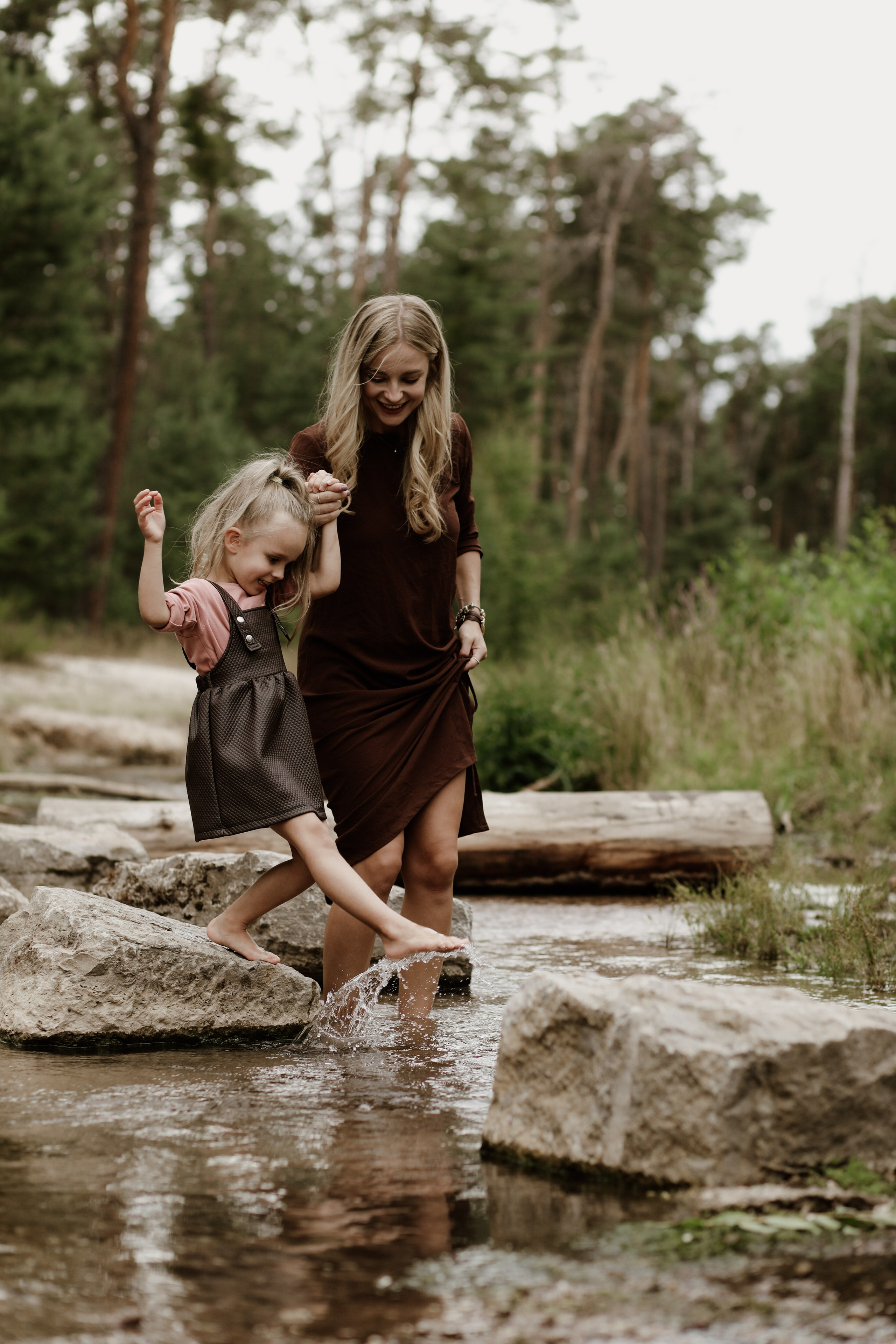 Familienfotos im Haßlocher Wald in entspannter Atmosphäre