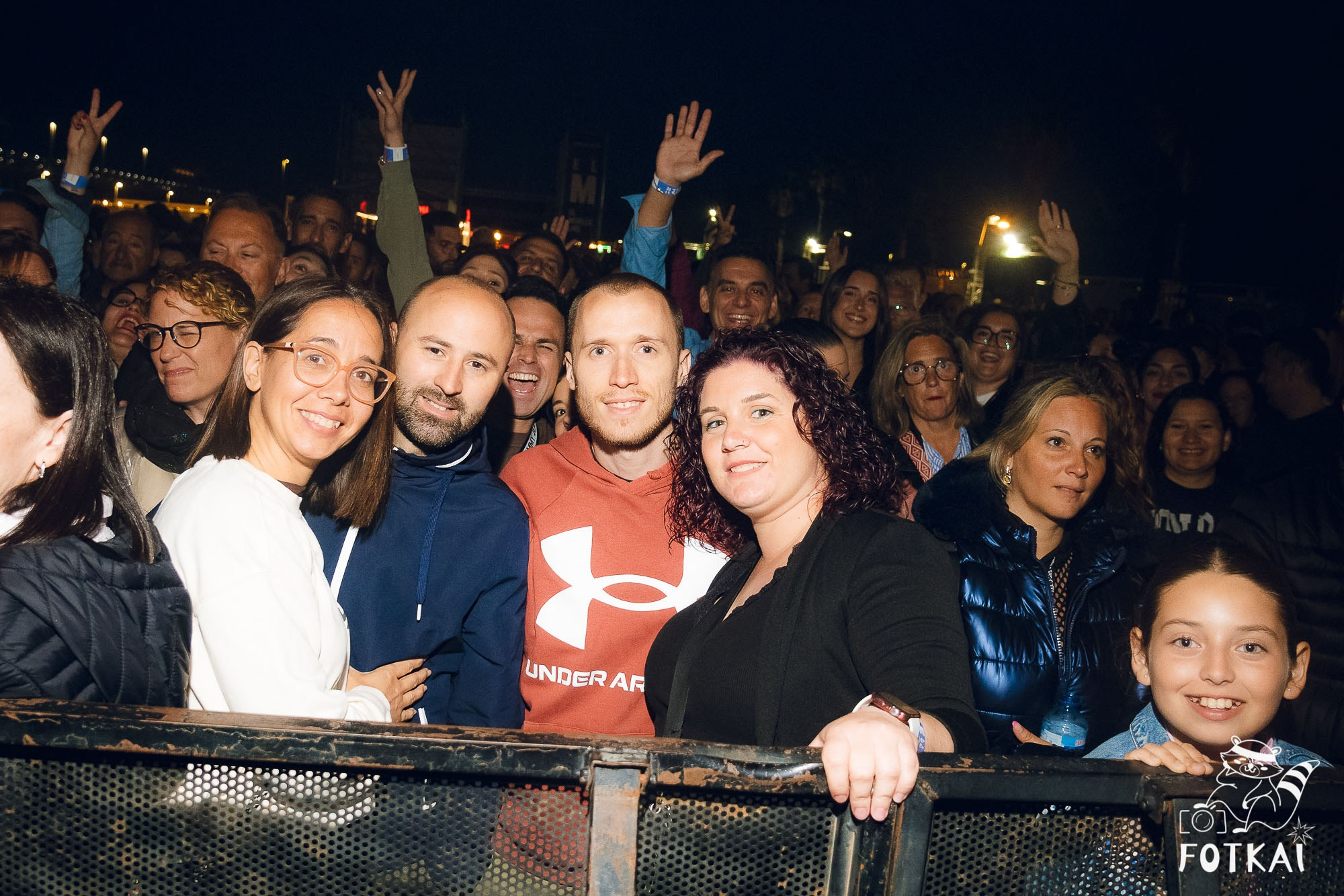 Marta Santos — Fotos del concierto en Alicante 2026: pop flamenco en El Muelle Live | FOTKAI