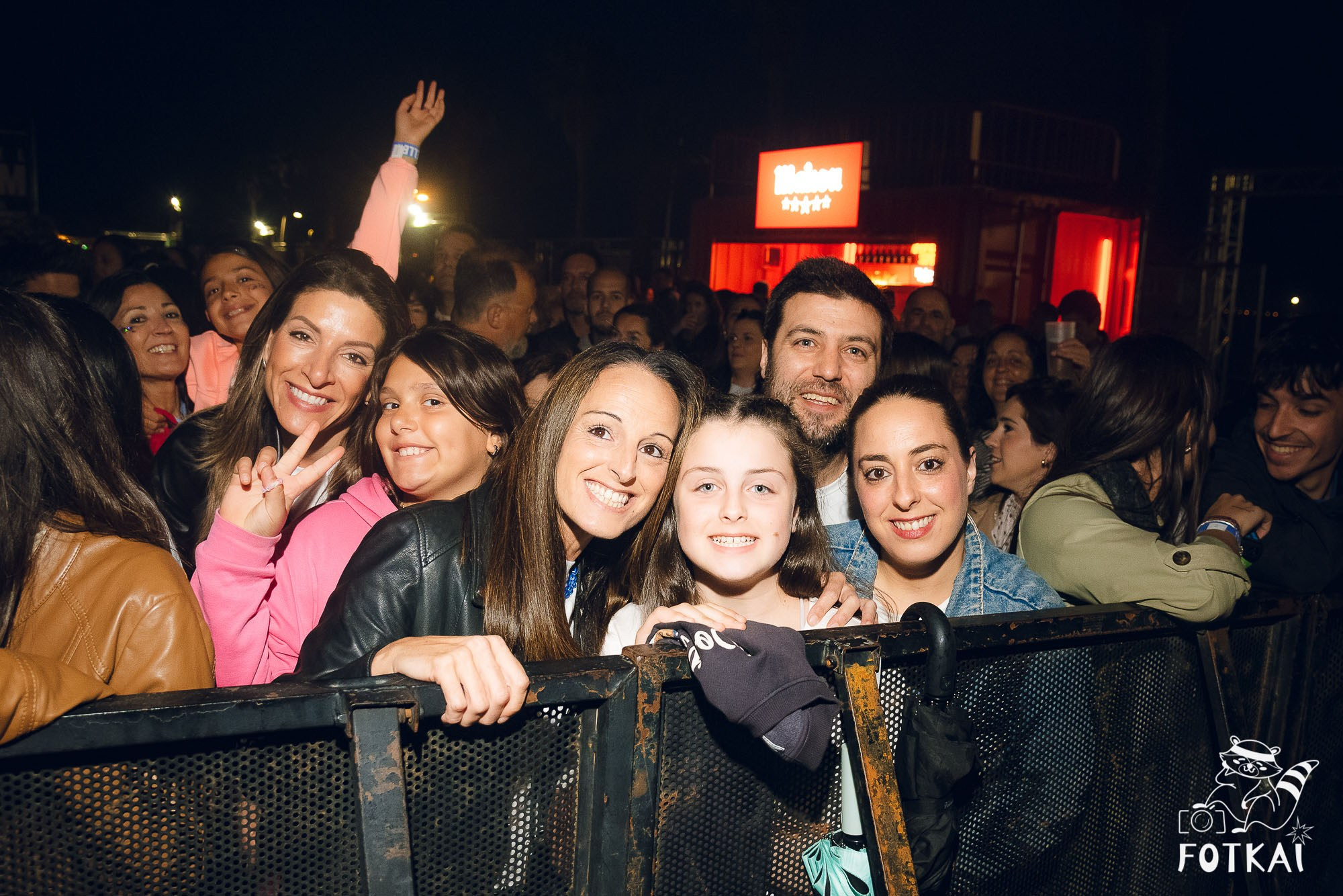 Marta Santos — Fotos del concierto en Alicante 2026: pop flamenco en El Muelle Live | FOTKAI