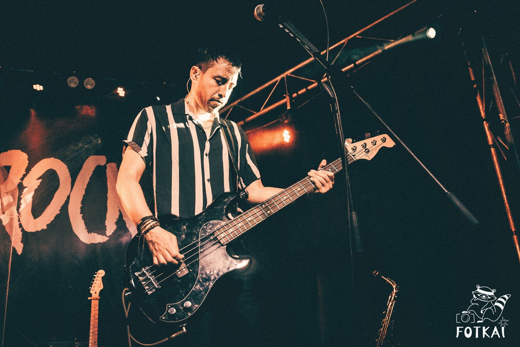 DENISDENIS — reportaje fotográfico del concierto en la Sala Marearock (Alicante) | FOTKAI