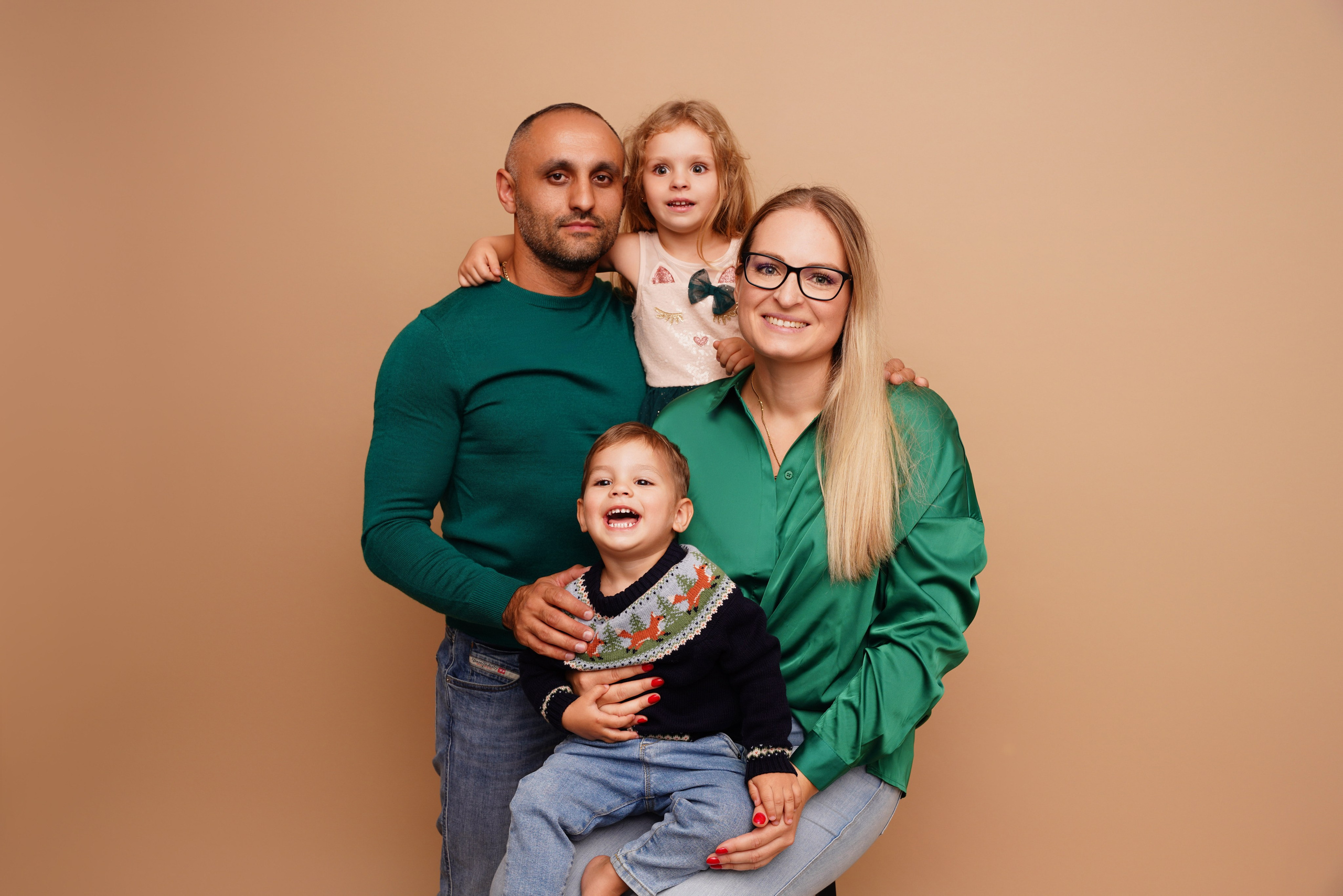 Familieshooting. Neugeborenenfotografin und Retoucher in Augsburg Nastassia Schneider