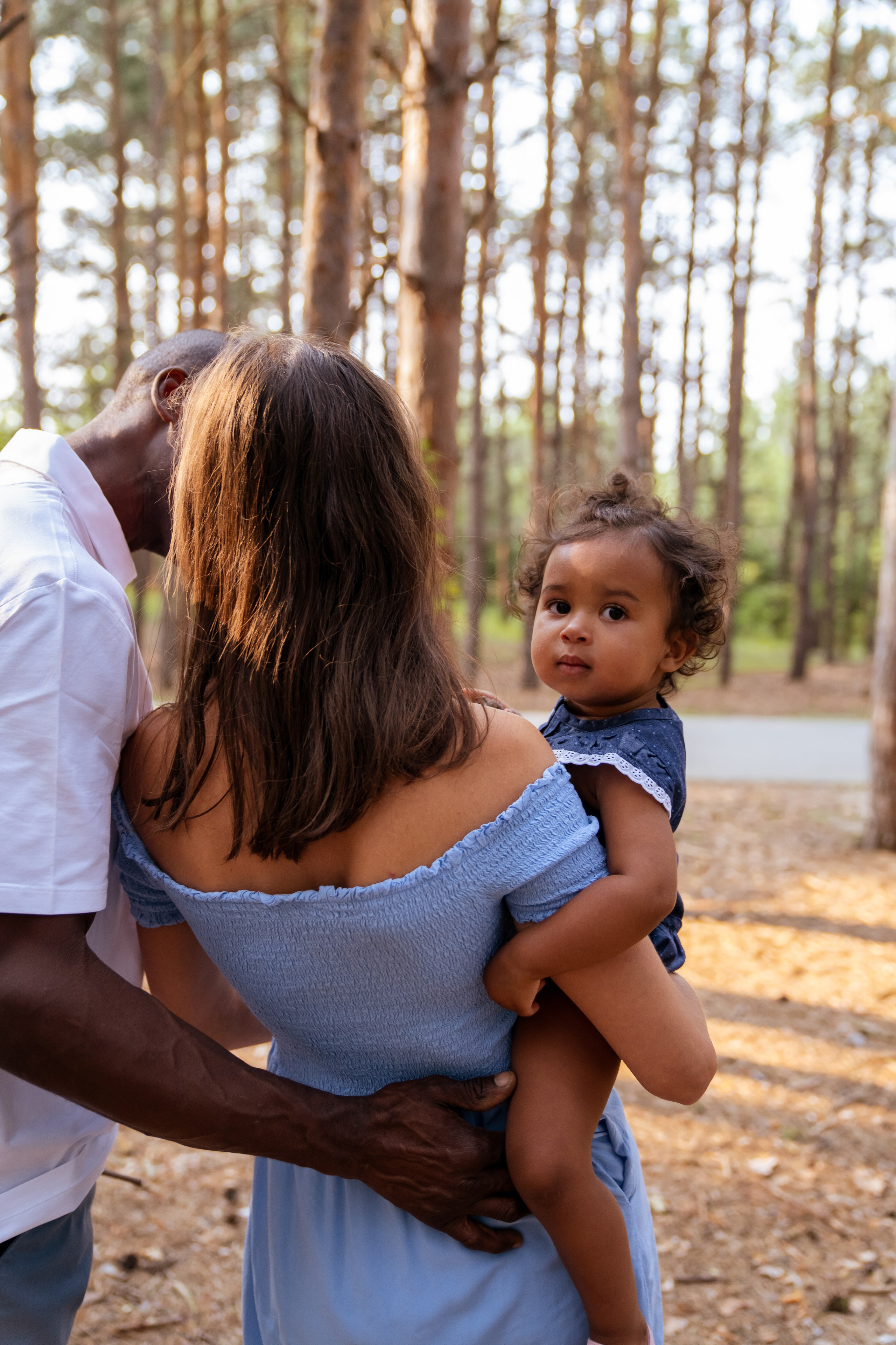 Family in Birds Hill. Photographer Viktoriia Skavronskaya
