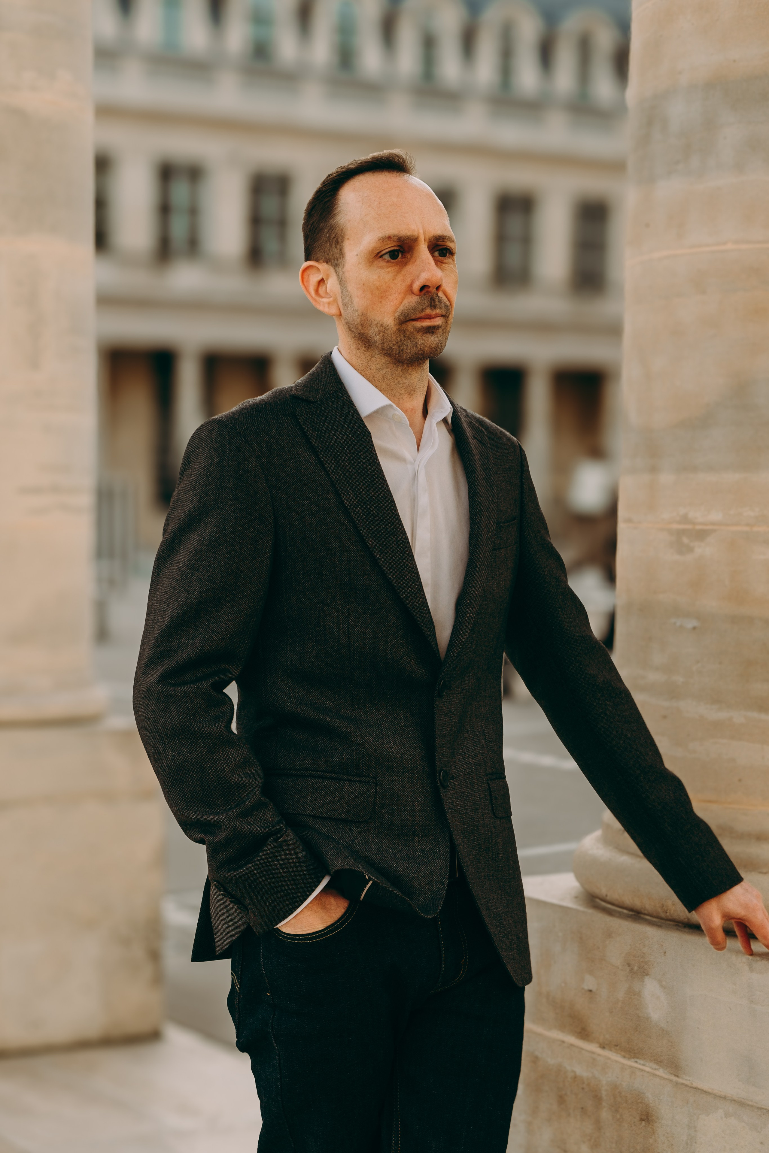 Office style in Paris. Photographer in Paris Marina Chaput