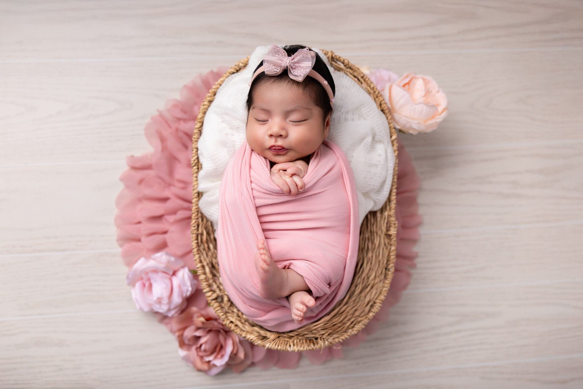 Isabella Newborn Photoshoot. Professional family, maternity & newborn photographer in North Charleston, SC, creating timeless portraits