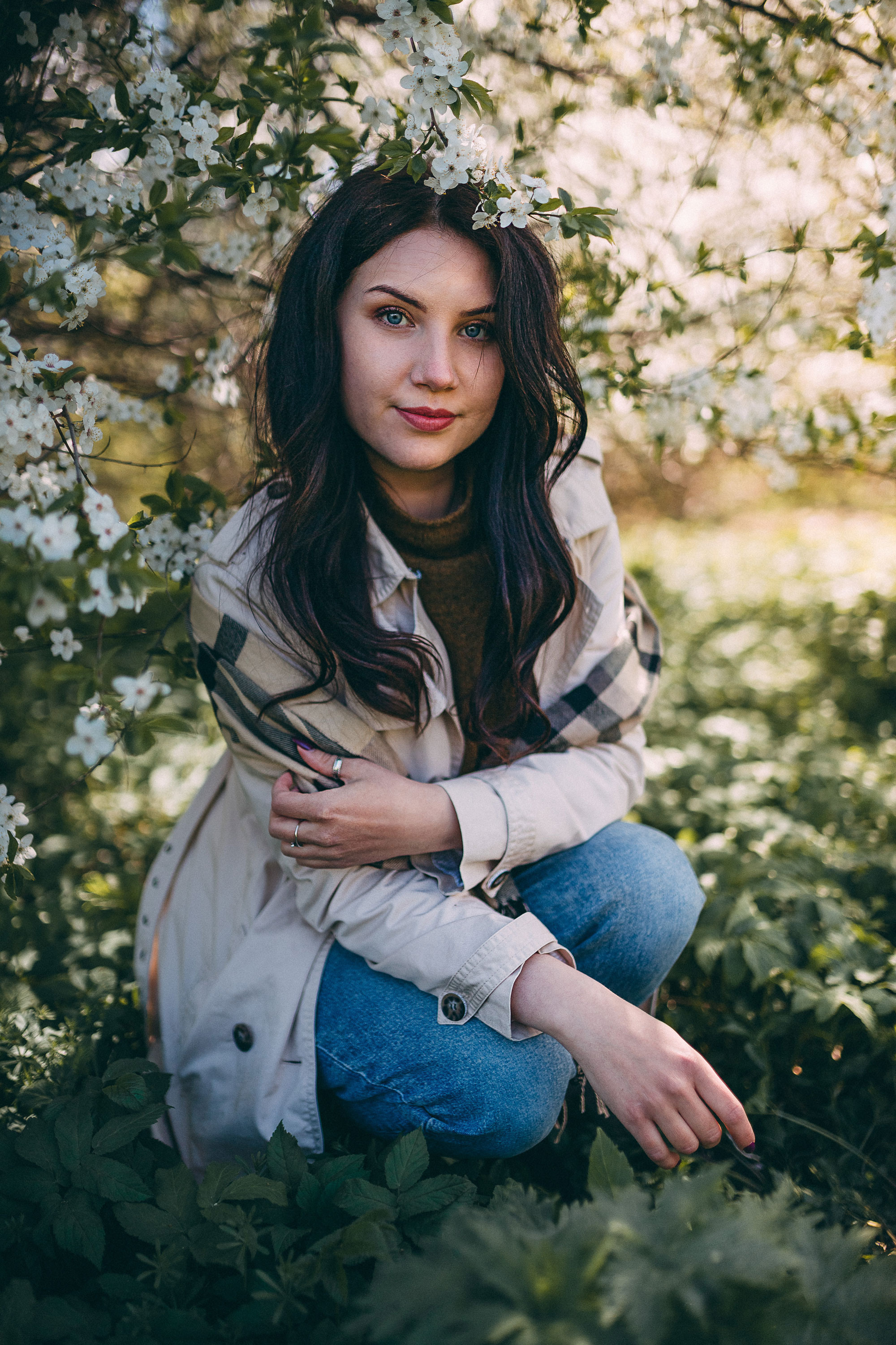 Sieviešu fotosesija ziedonī. Fotogrāfs Rīgā — Katerina Gordik